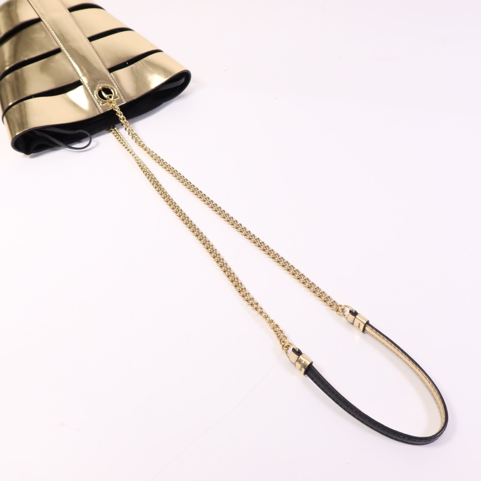 Salvatore Ferragamo 麂皮/牛皮皮革Shoulder Bag金扣肩背袋