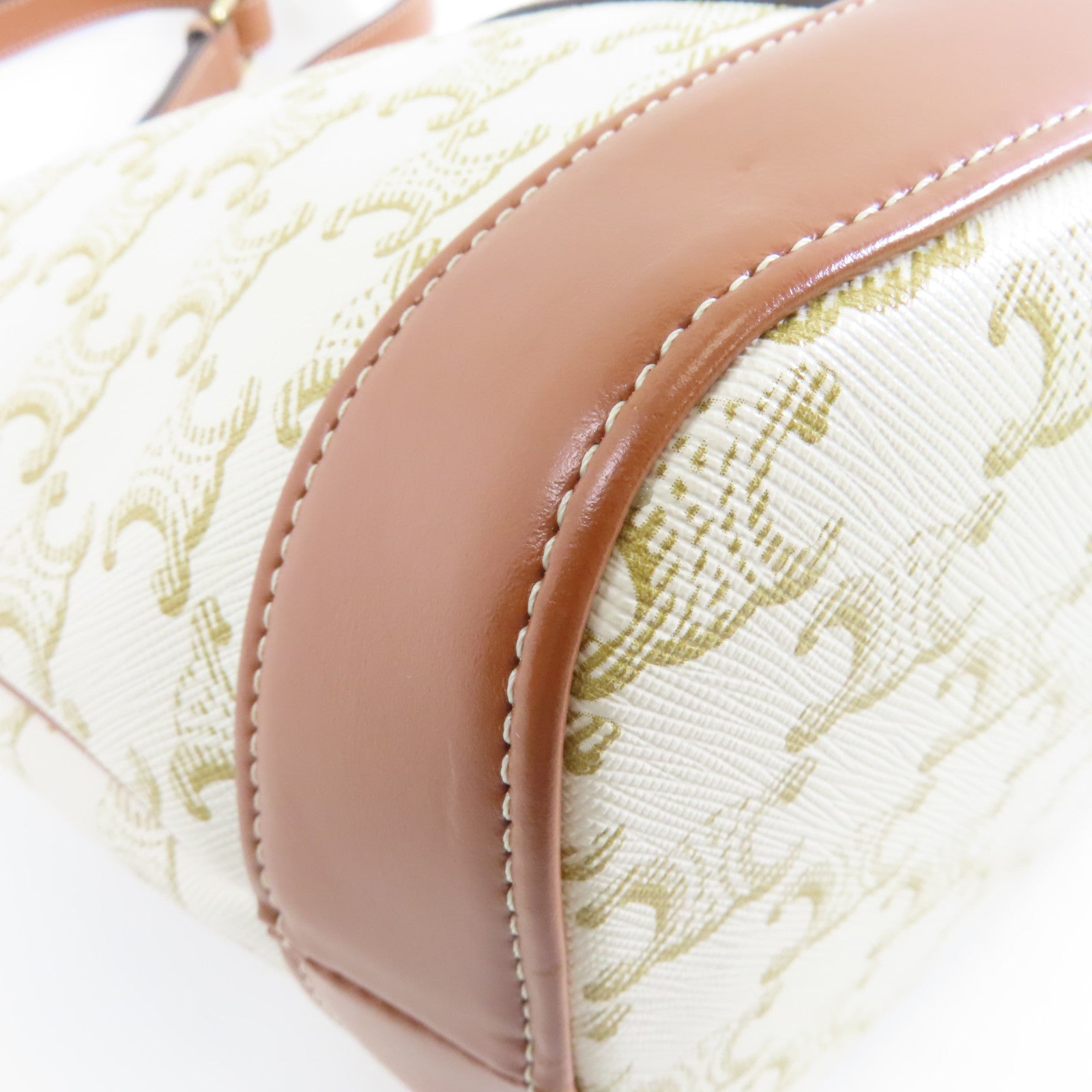 CELINE 塗層帆布Triomphe Bucket金扣肩背袋白色