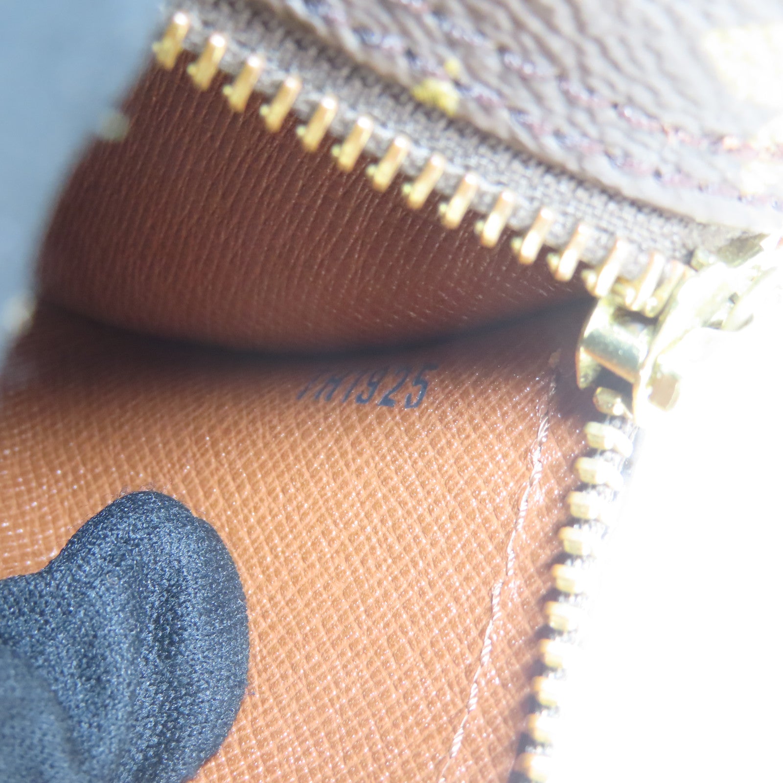LOUIS VUITTON Monogram Papillon GM金扣手挽袋啡色