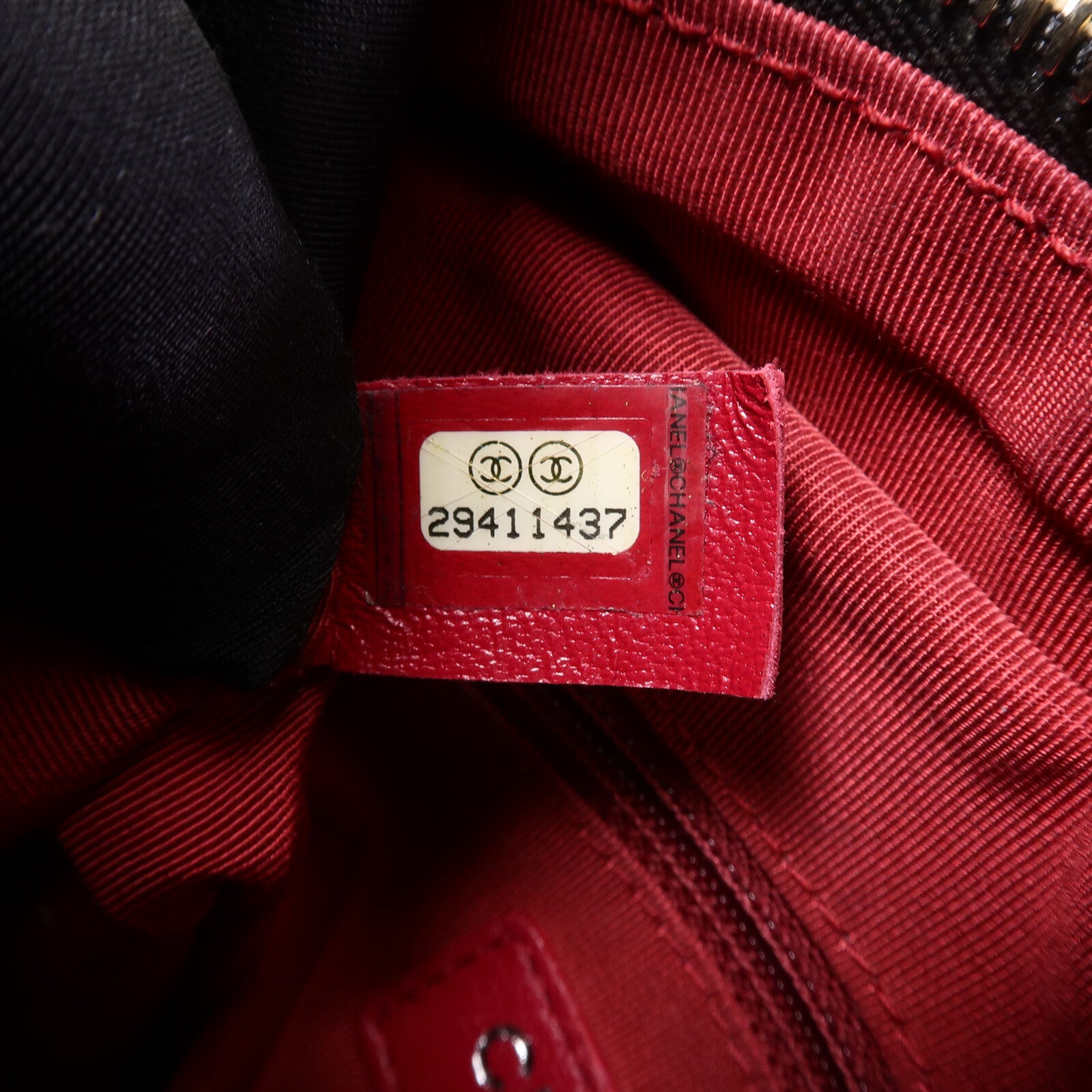 CHANEL 牛皮皮革Gabrielle Medium鏈帶肩背袋