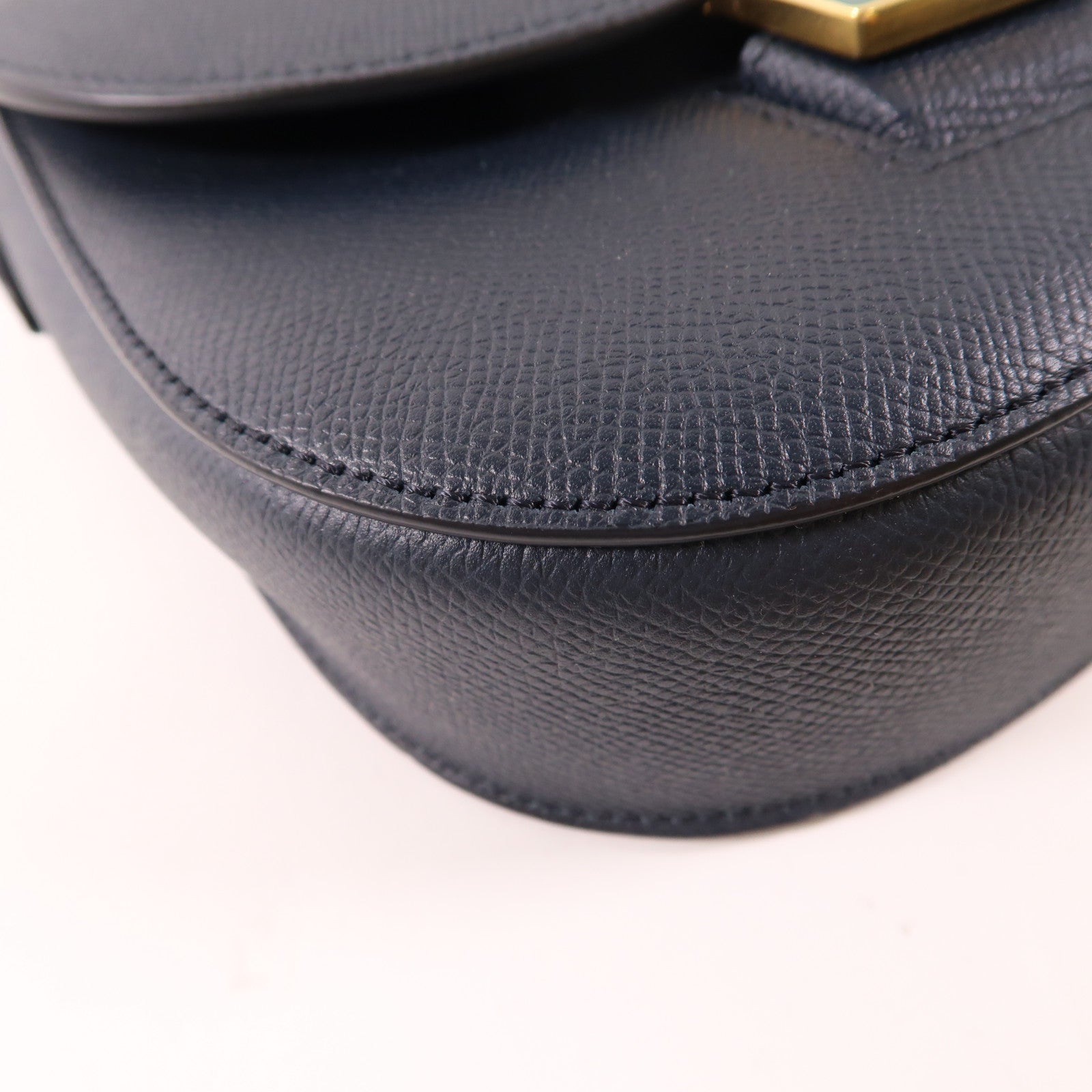CELINE 牛皮皮革Trotteur金扣肩背袋