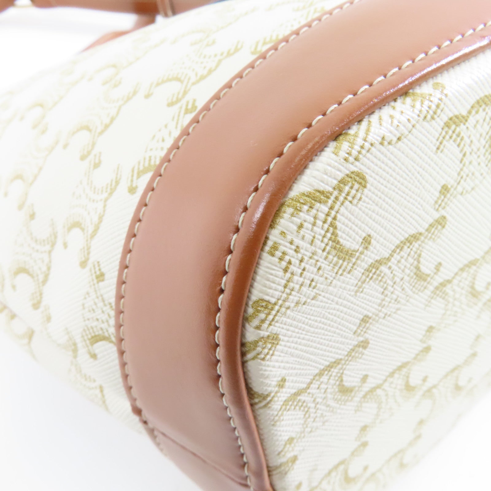 CELINE 塗層帆布Triomphe Bucket金扣肩背袋白色