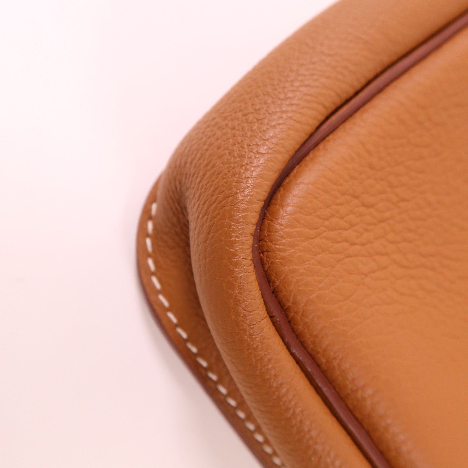 HERMES Togo皮革Steve Light Junior肩背袋37 Gold