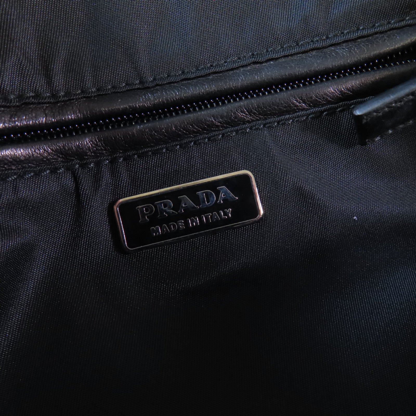 PRADA 尼龍Hand Bag銀扣手挽袋