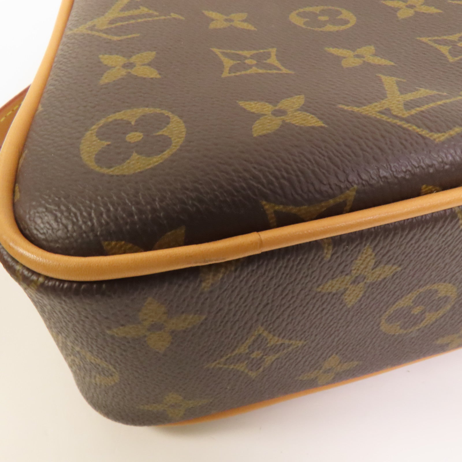 LOUIS VUITTON 【激減優惠】Monogram Game On Coeur金扣肩背袋棕色
