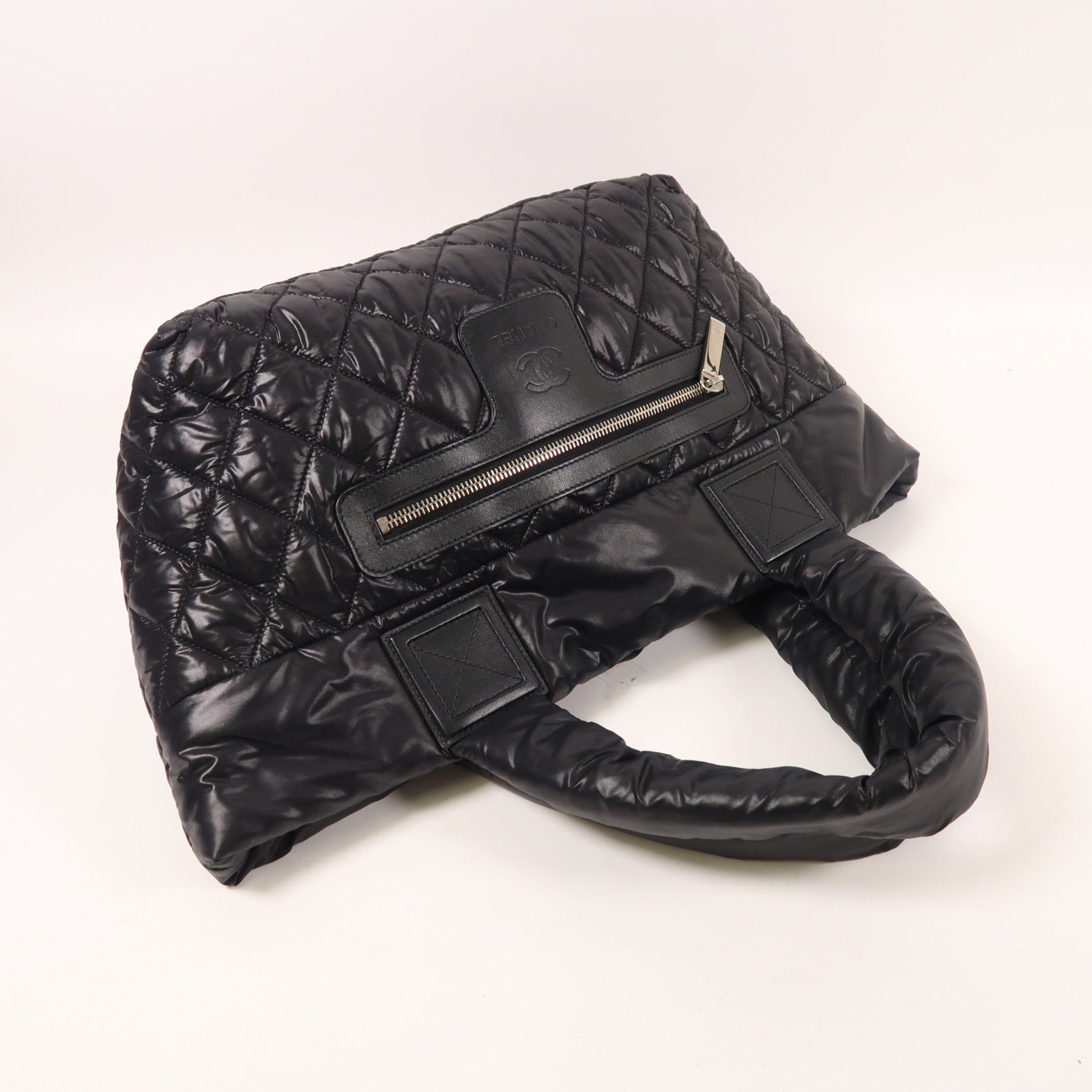 CHANEL 尼龍Coco Cocoon銀扣手挽袋