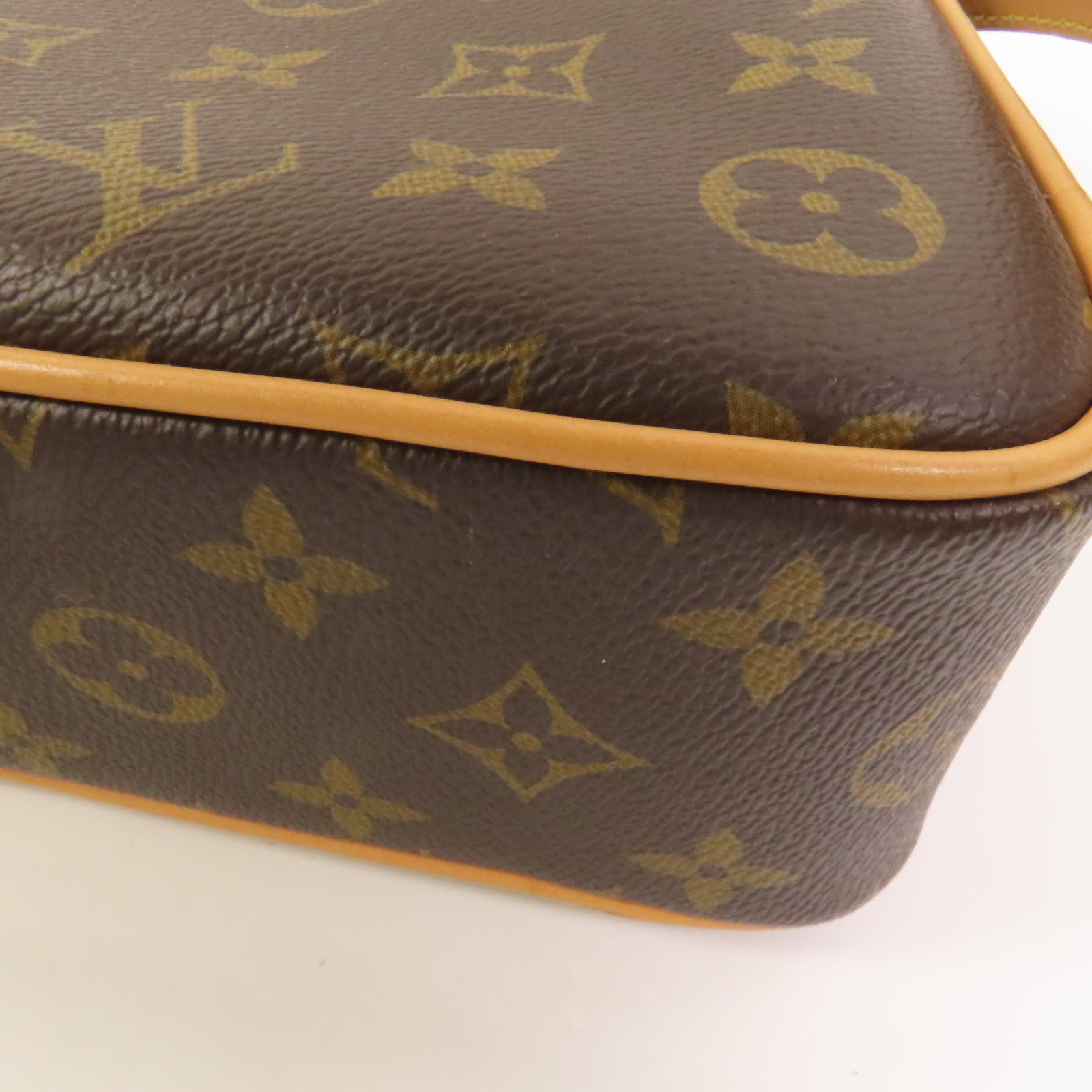 LOUIS VUITTON 【激減優惠】Monogram Game On Coeur金扣肩背袋棕色