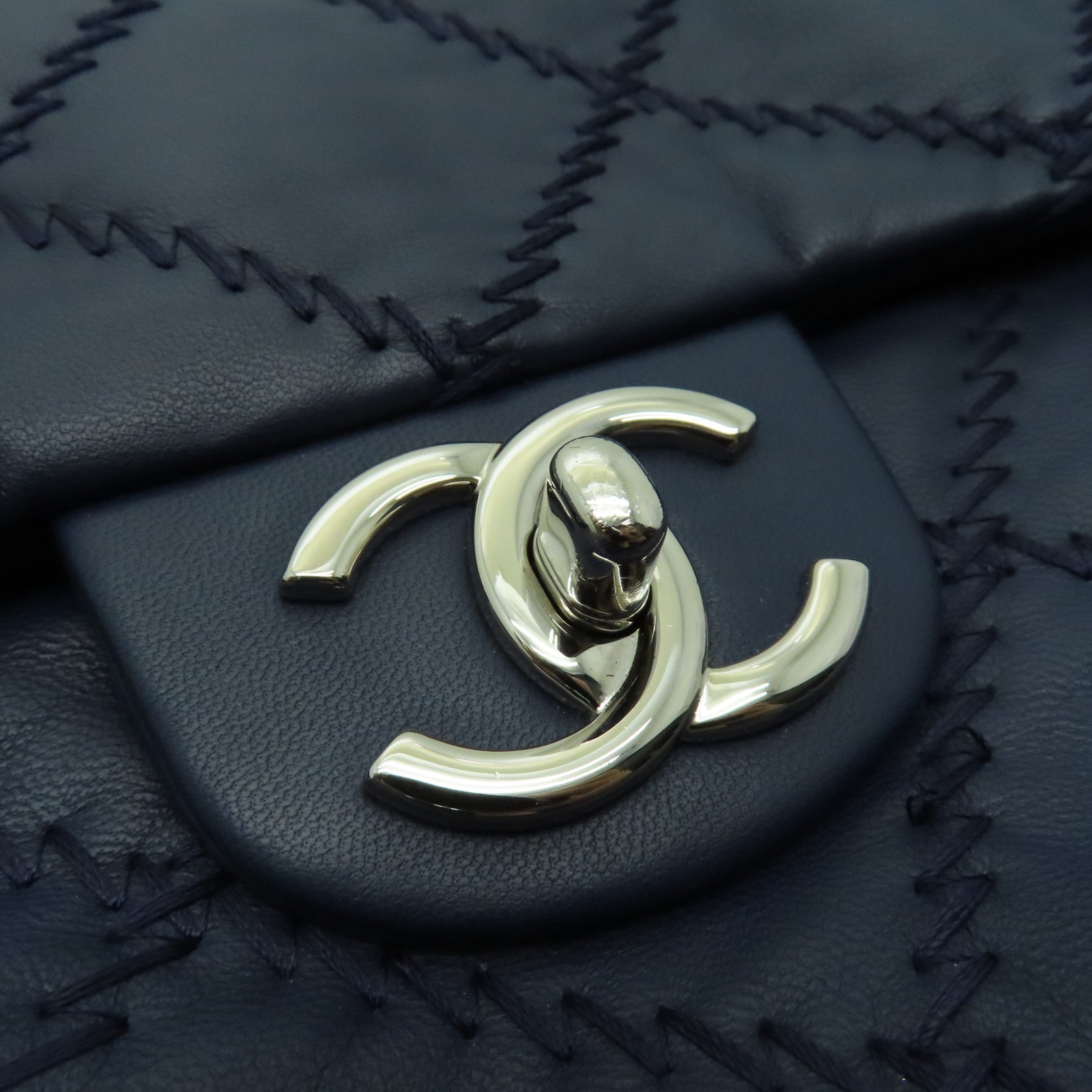 CHANEL 菱格牛皮皮革Chain Shoulder銀扣鏈帶肩背袋深藍色