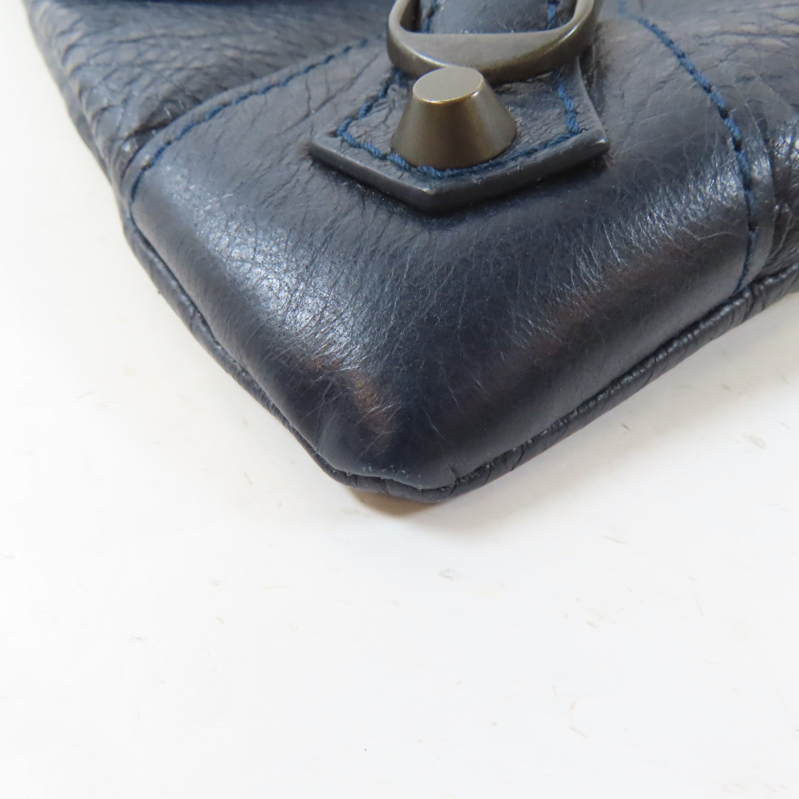 BALENCIAGA 牛皮皮革Clutch Bag黑扣手拿包深藍色