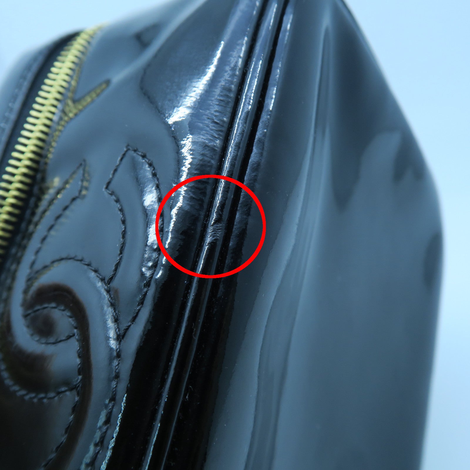 CHANEL 【清倉大減價】漆皮皮革Handbag金扣手挽袋黑色