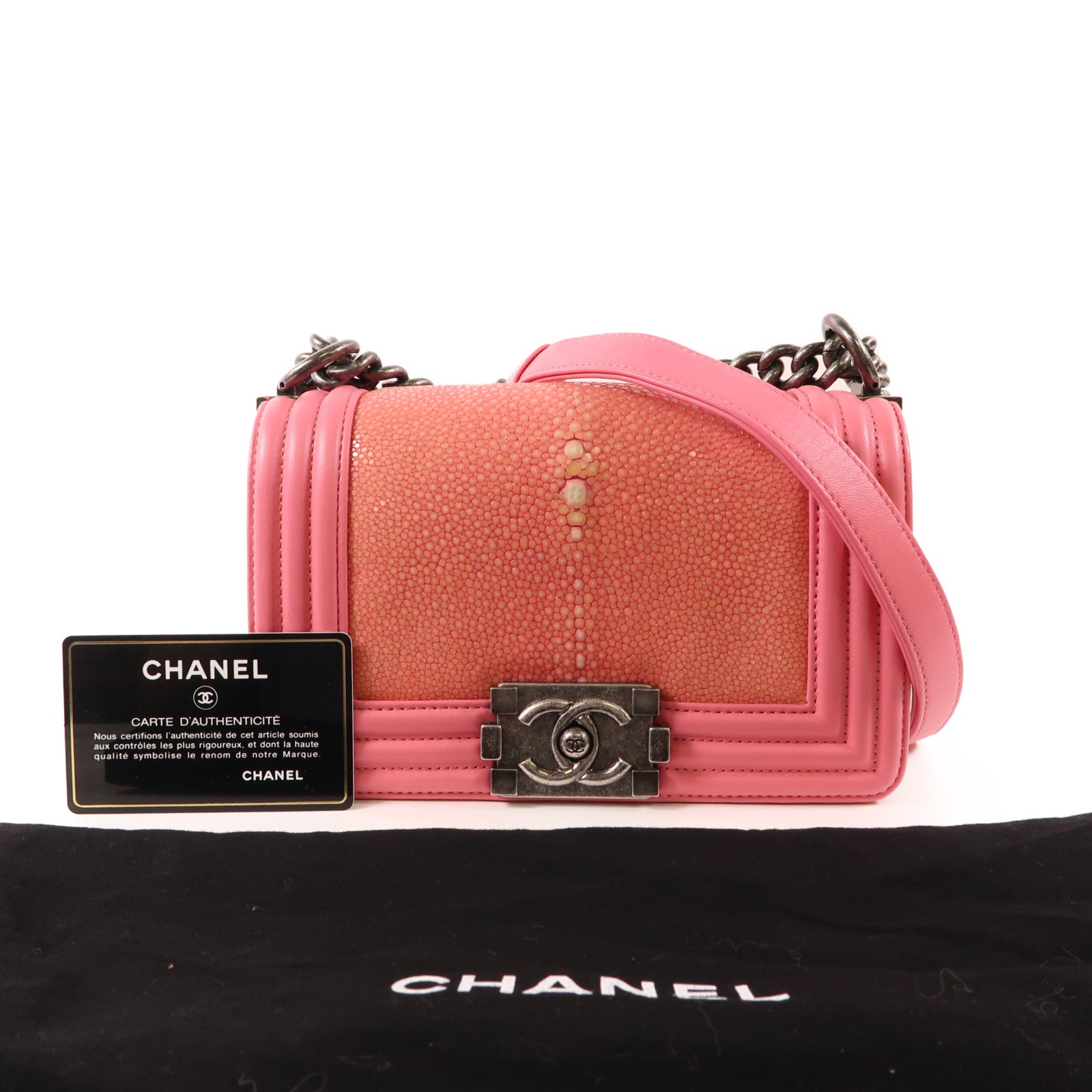 CHANEL 魔鬼魚皮革/牛皮皮革Boy 20鏈帶肩背袋