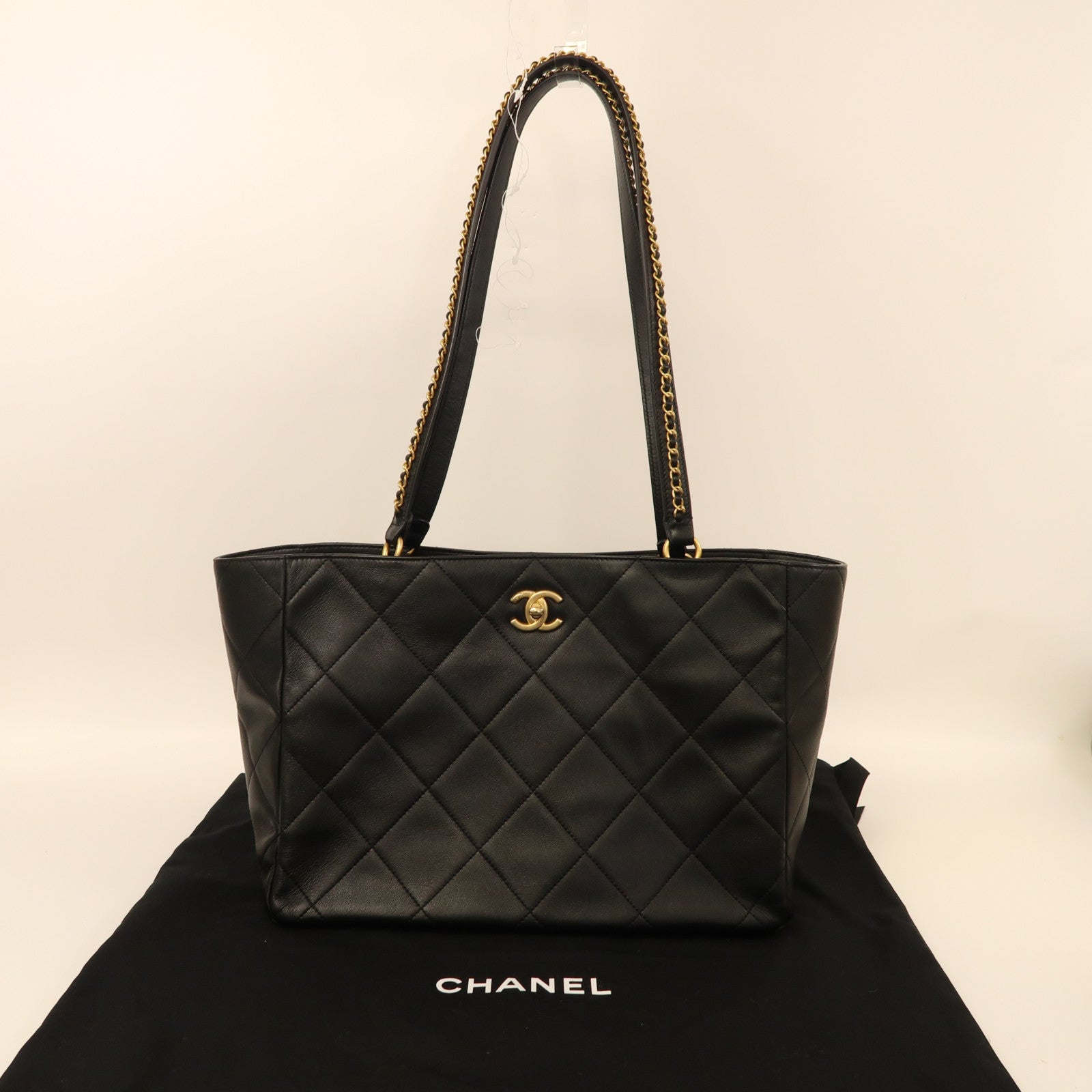 CHANEL 牛皮皮革Matelasse Tote金扣肩背袋黑色