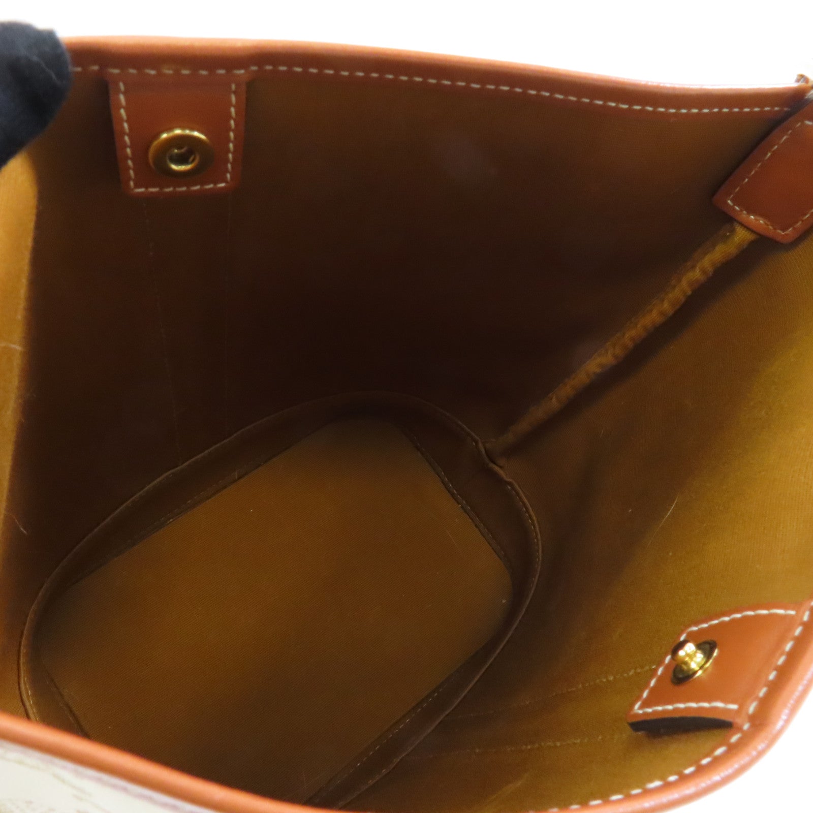 CELINE 塗層帆布Triomphe Bucket金扣肩背袋白色
