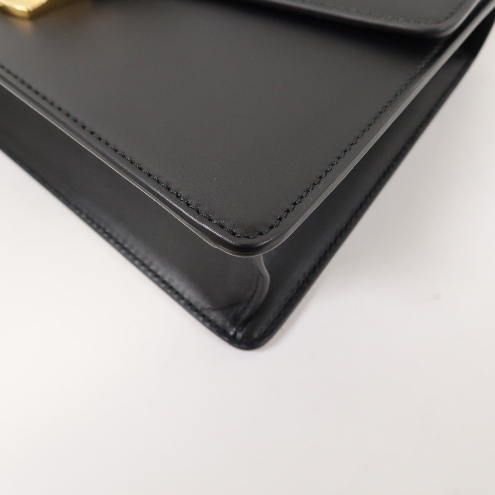 GUCCI 牛皮皮革Sylvie Small Shoulder Bag金扣黑色