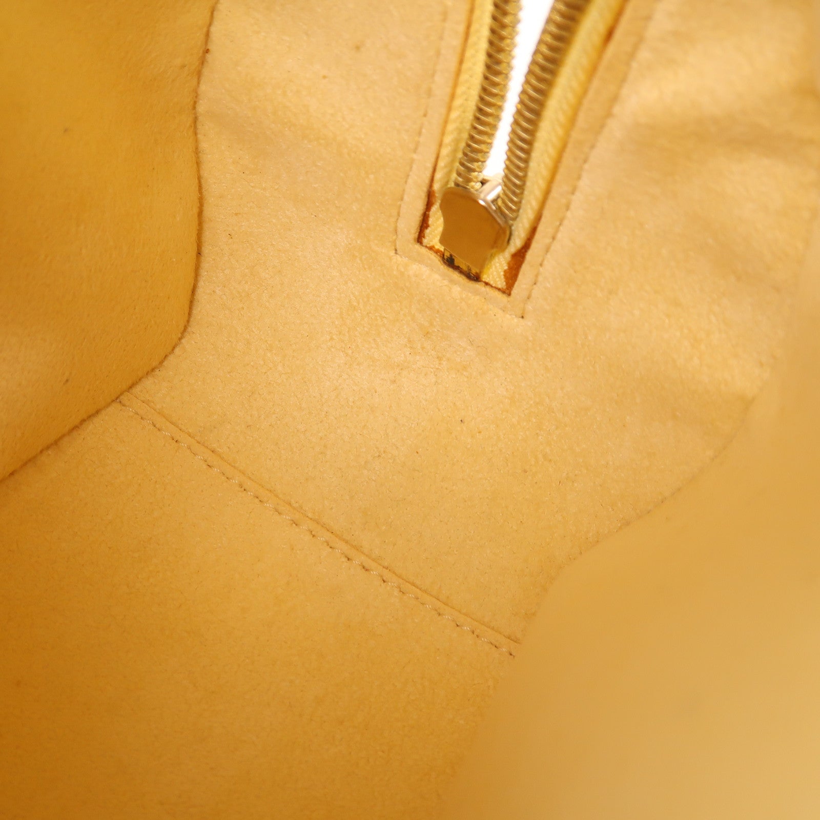 LOUIS VUITTON Epi Jasmine金扣手挽袋