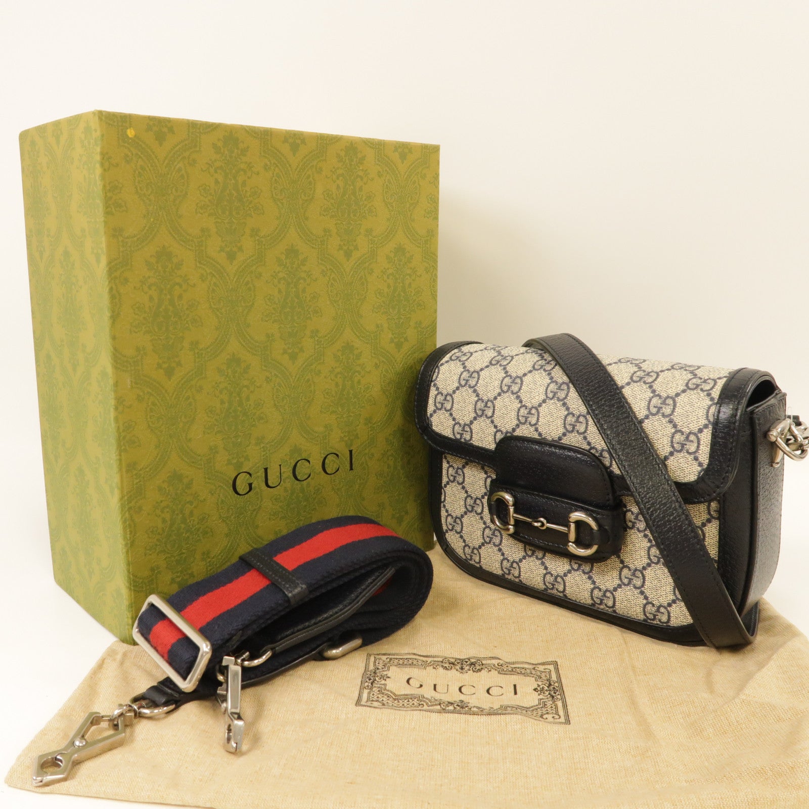 GUCCI 塗層帆布Horsebit 1955銀扣肩背袋黑色/米色