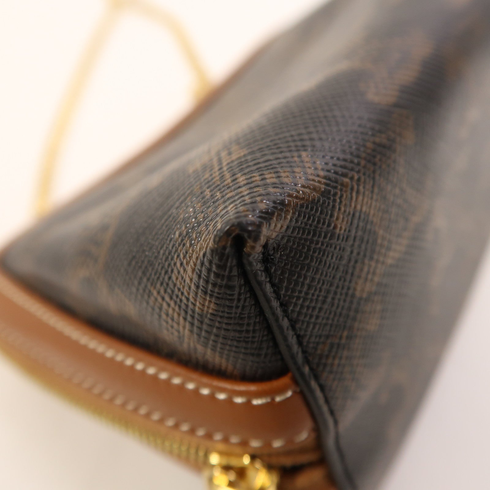 CELINE 塗層帆布Clutch On Chain金扣鏈帶肩背袋