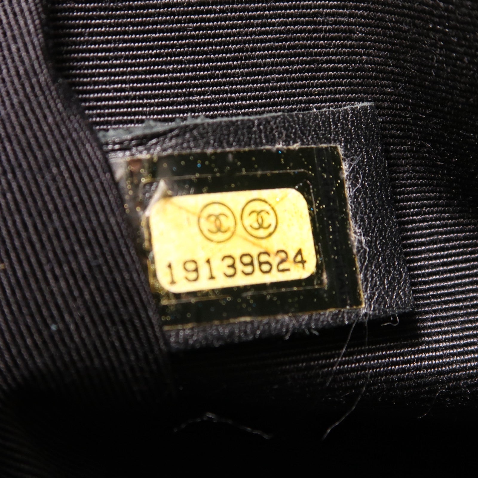 CHANEL 羊皮皮革Boy 25銀扣鏈帶肩背袋黑色