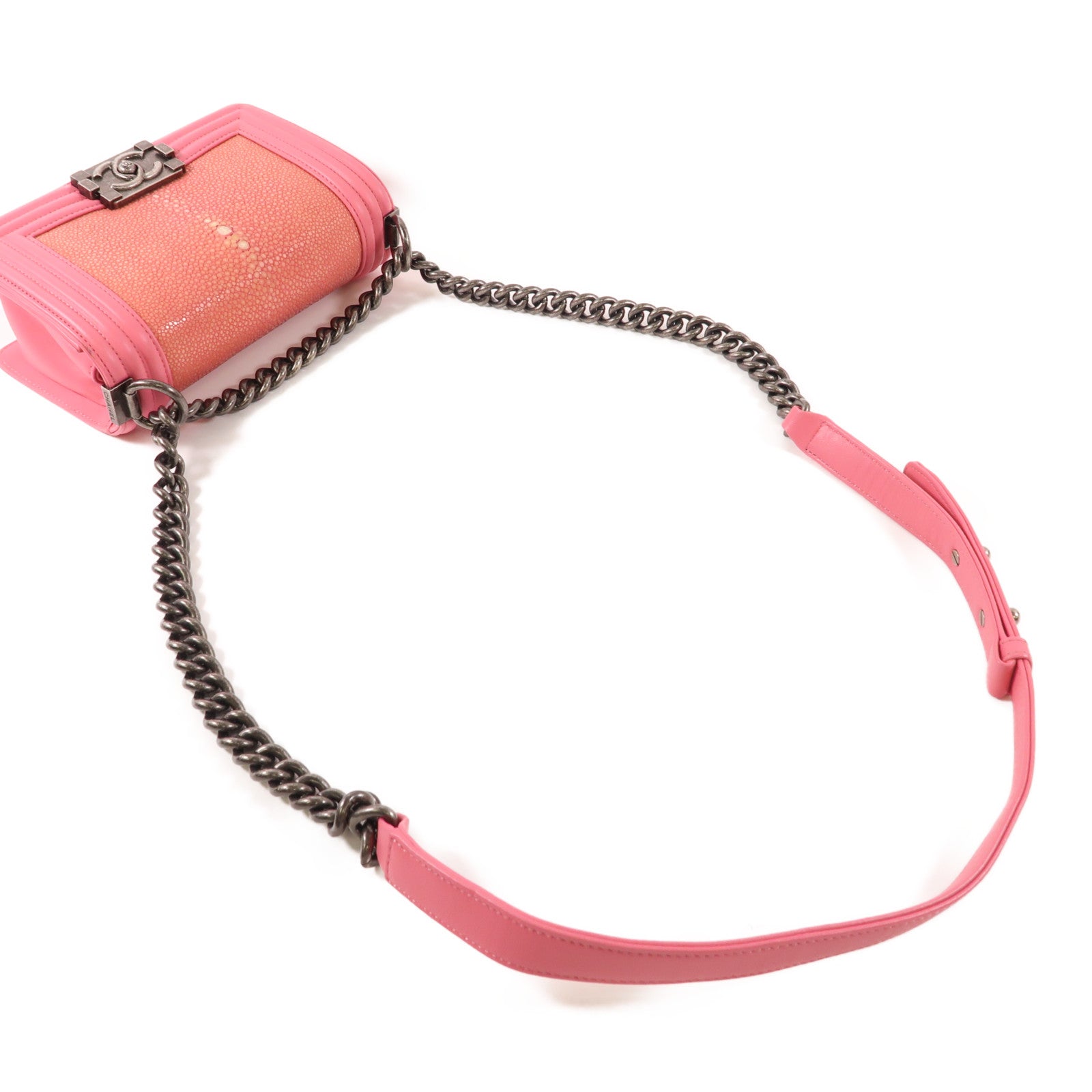 CHANEL 【激減優惠】魔鬼魚皮革/牛皮皮革Boy 20鏈帶肩背袋