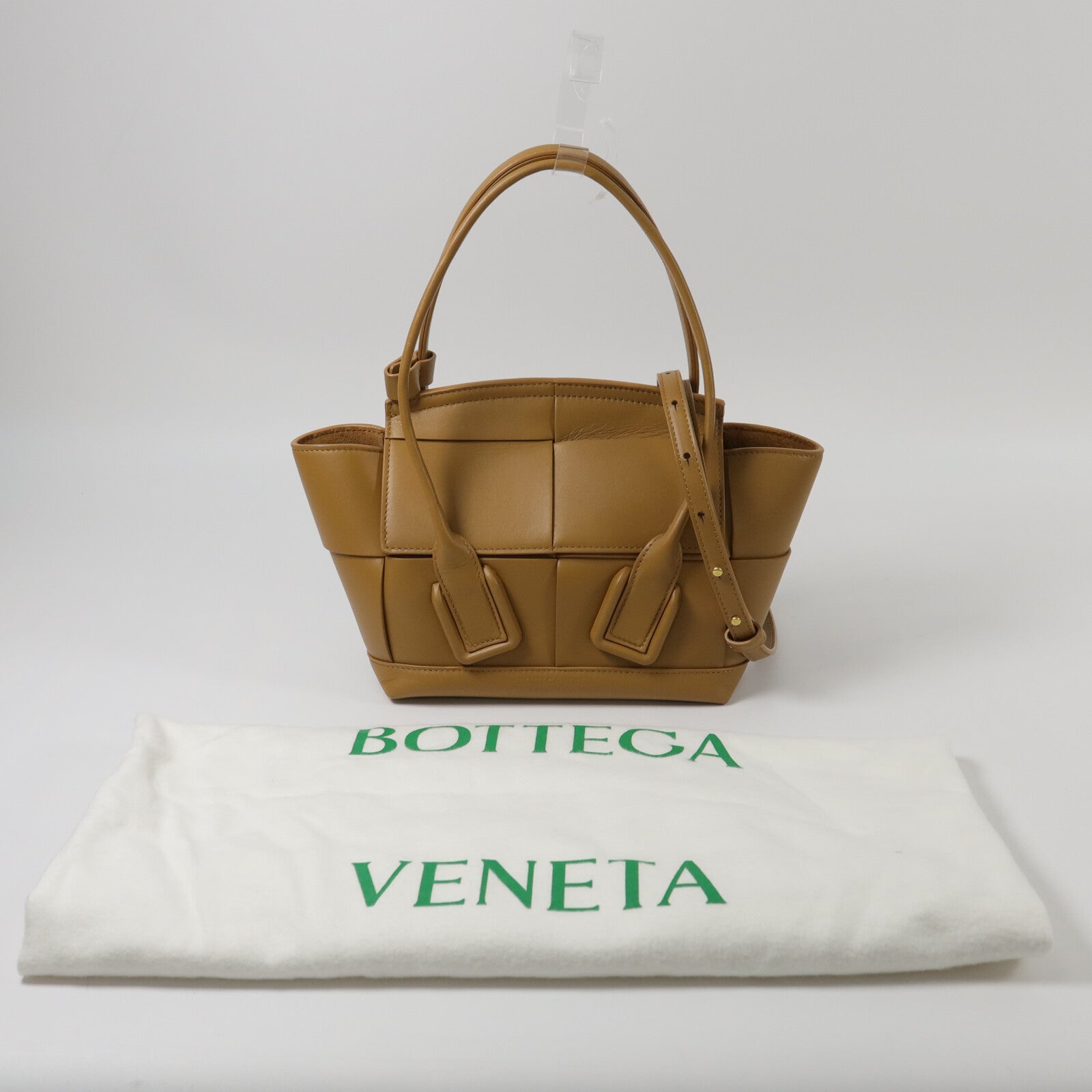 BOTTEGA VENETA 牛皮皮革Arco 22手挽肩背兩用袋
