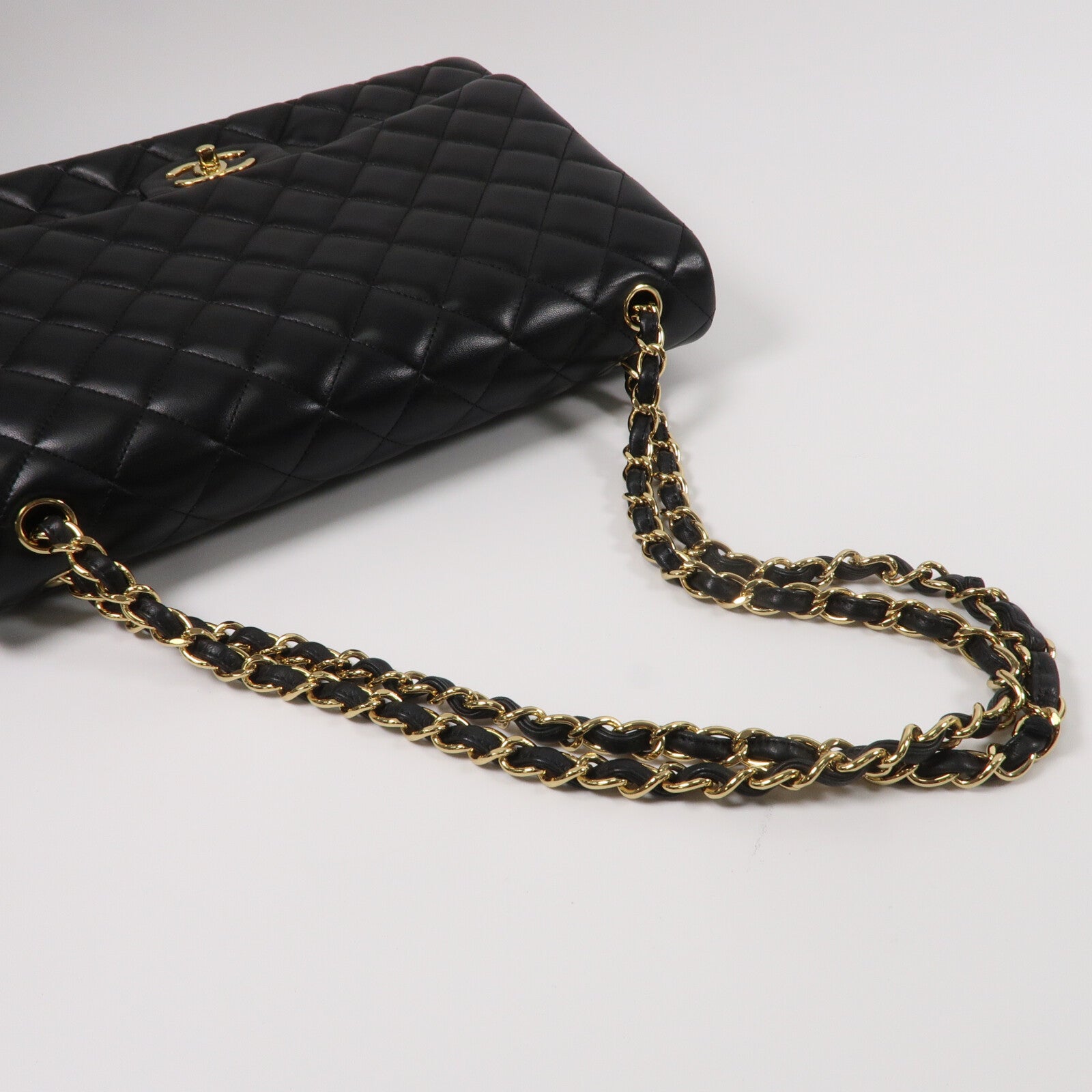 CHANEL 羊皮皮革Maxi Classic鏈帶肩背袋