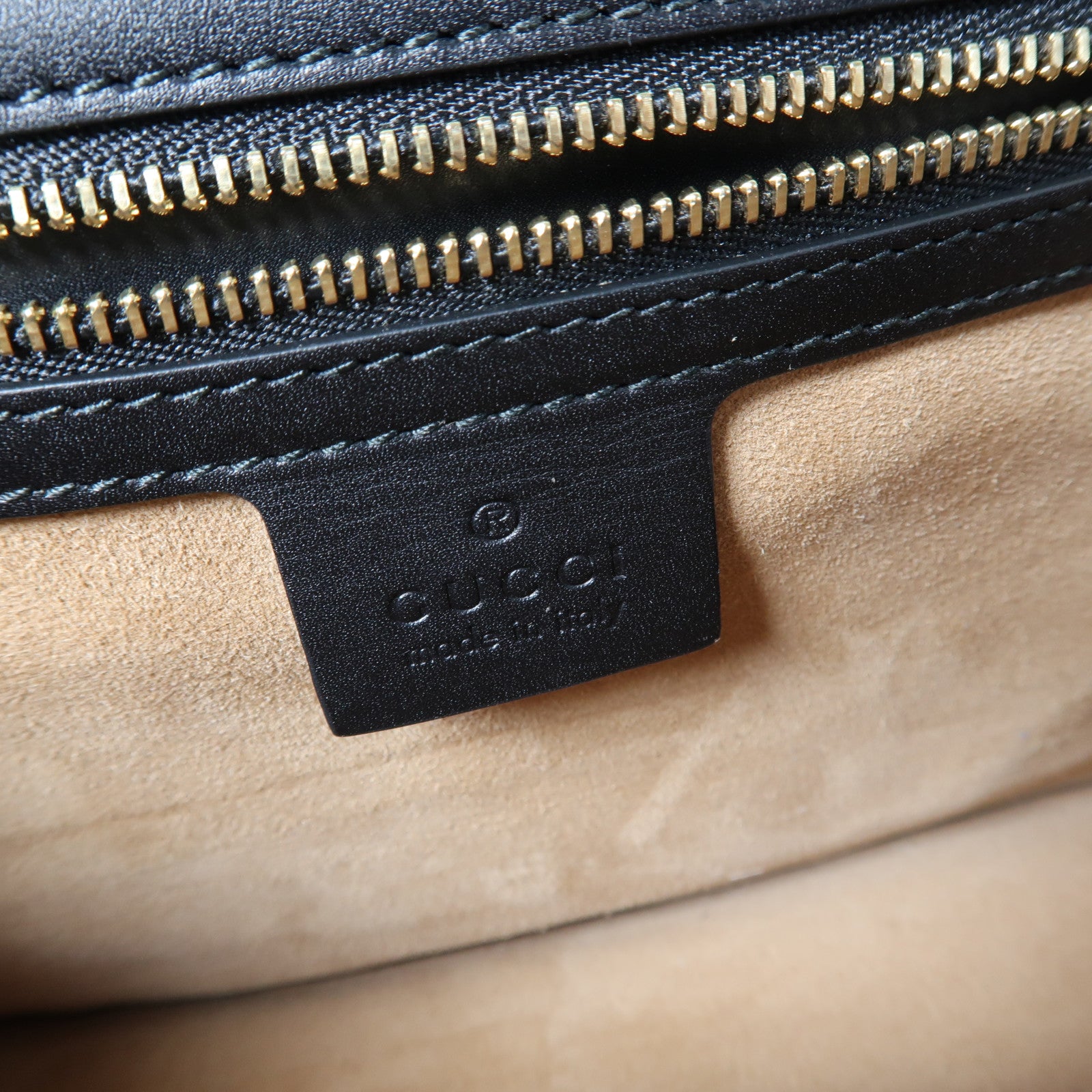 GUCCI 牛皮皮革Sylvie Small Shoulder Bag金扣黑色