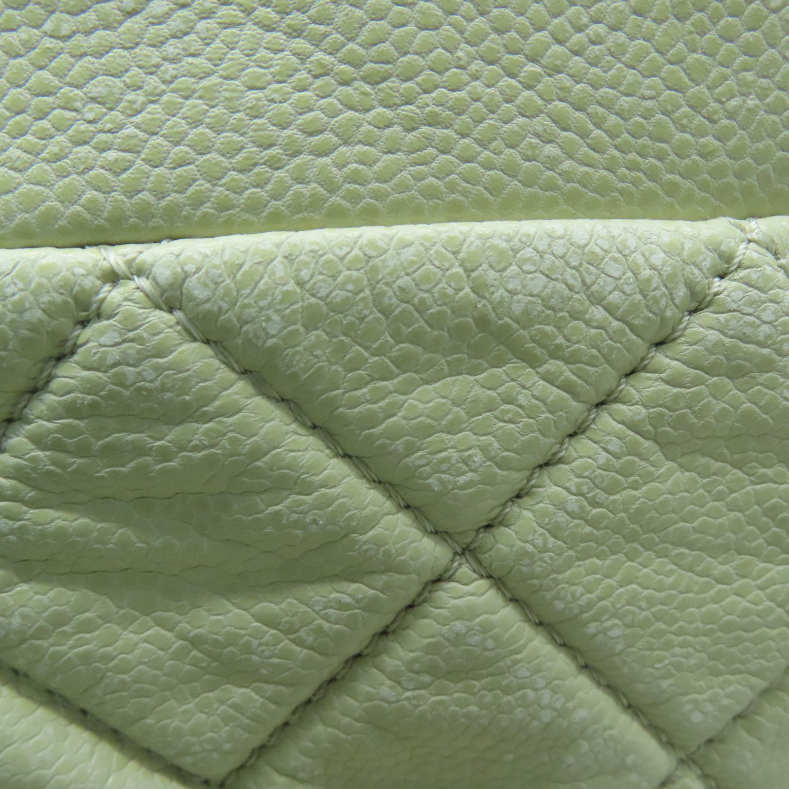 CHANEL 【激减优惠】菱格牛皮皮革Shoulder Bag银扣肩背袋米色