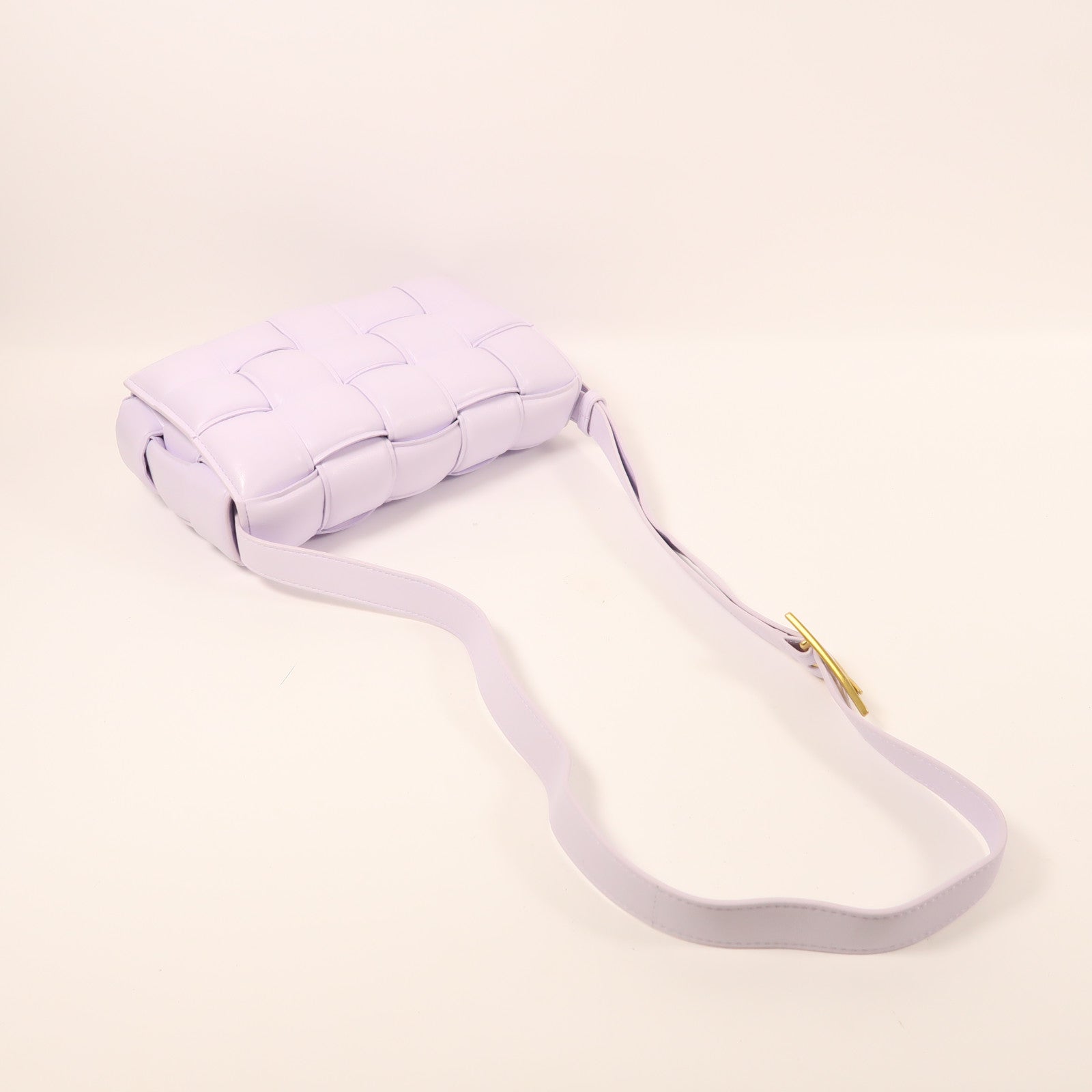 BOTTEGA VENETA 羊皮皮革Padded Cassette金扣肩背袋