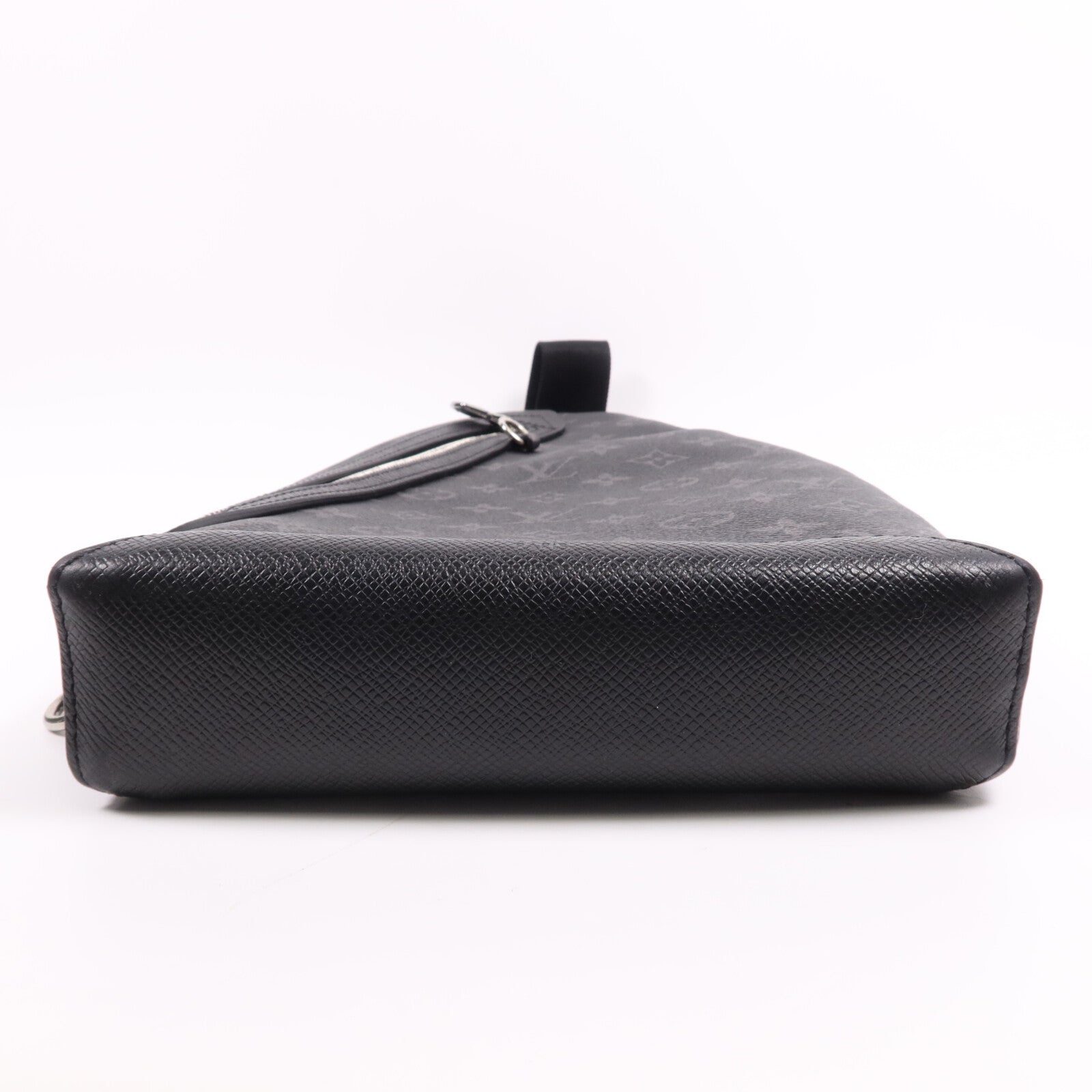 LOUIS VUITTON Taigarama Duo Slingbag銀扣肩背袋