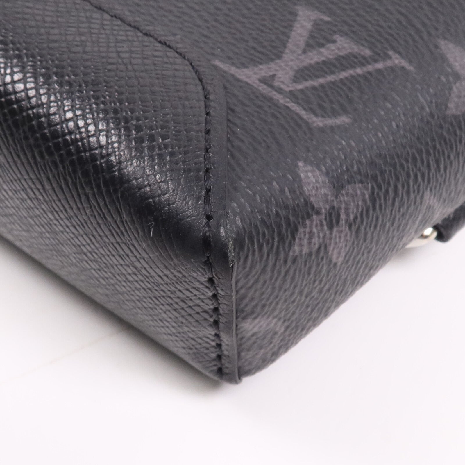 LOUIS VUITTON Taigarama Duo Slingbag銀扣肩背袋