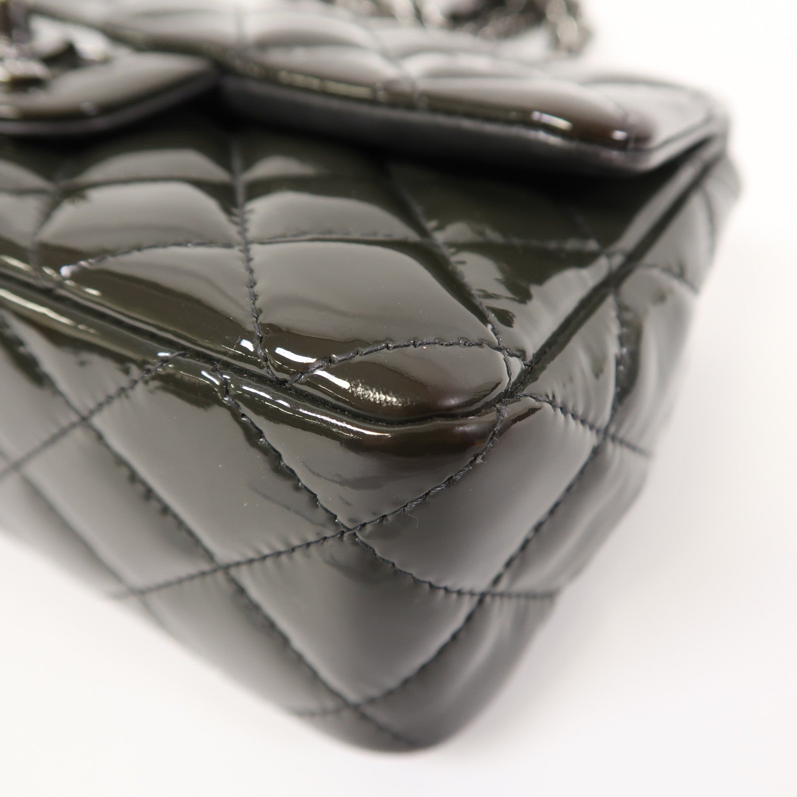 CHANEL 菱格漆皮皮革Classic Flap 20銀扣鏈帶肩背袋綠色