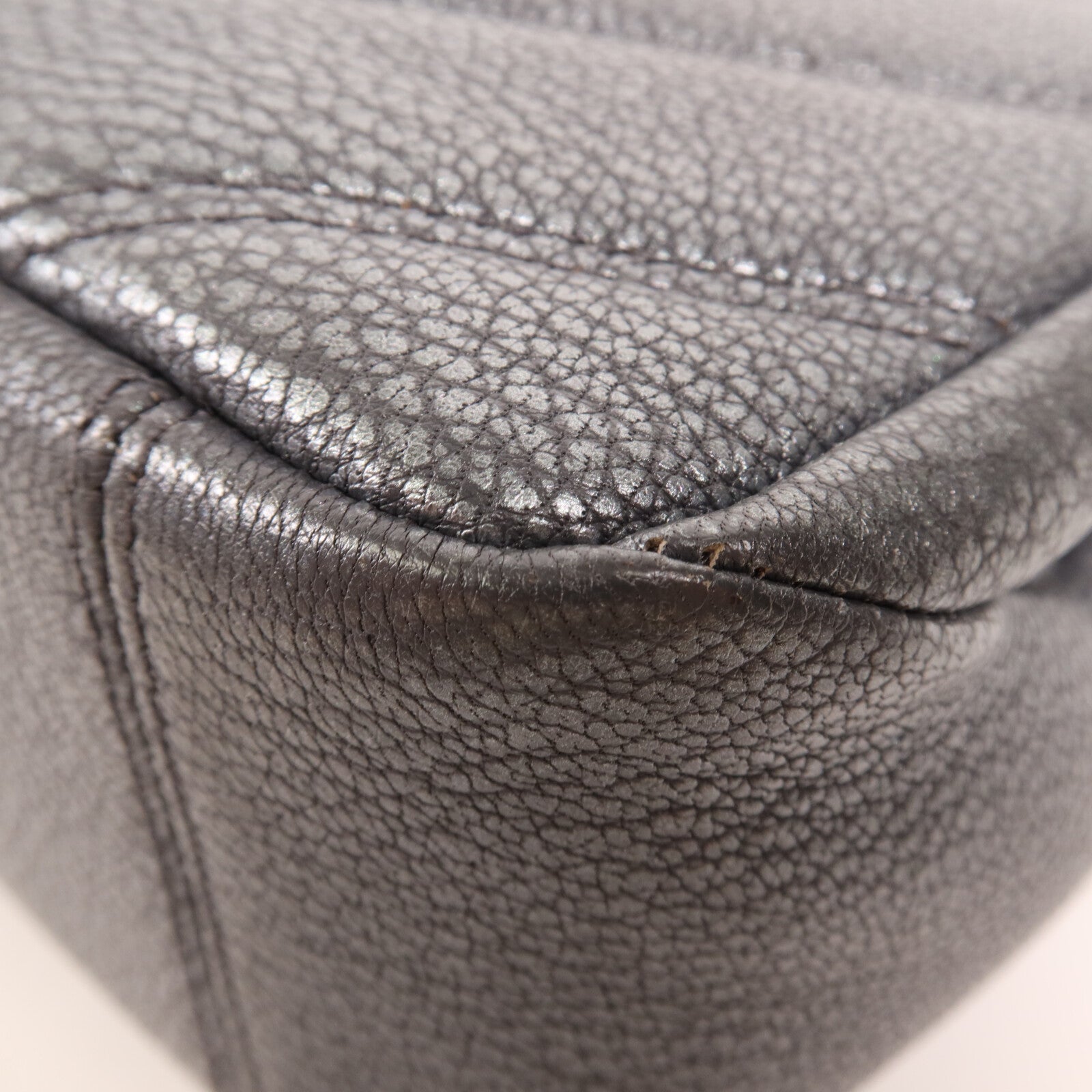 BVLGARI 牛皮皮革Flap Cover銀扣肩背袋