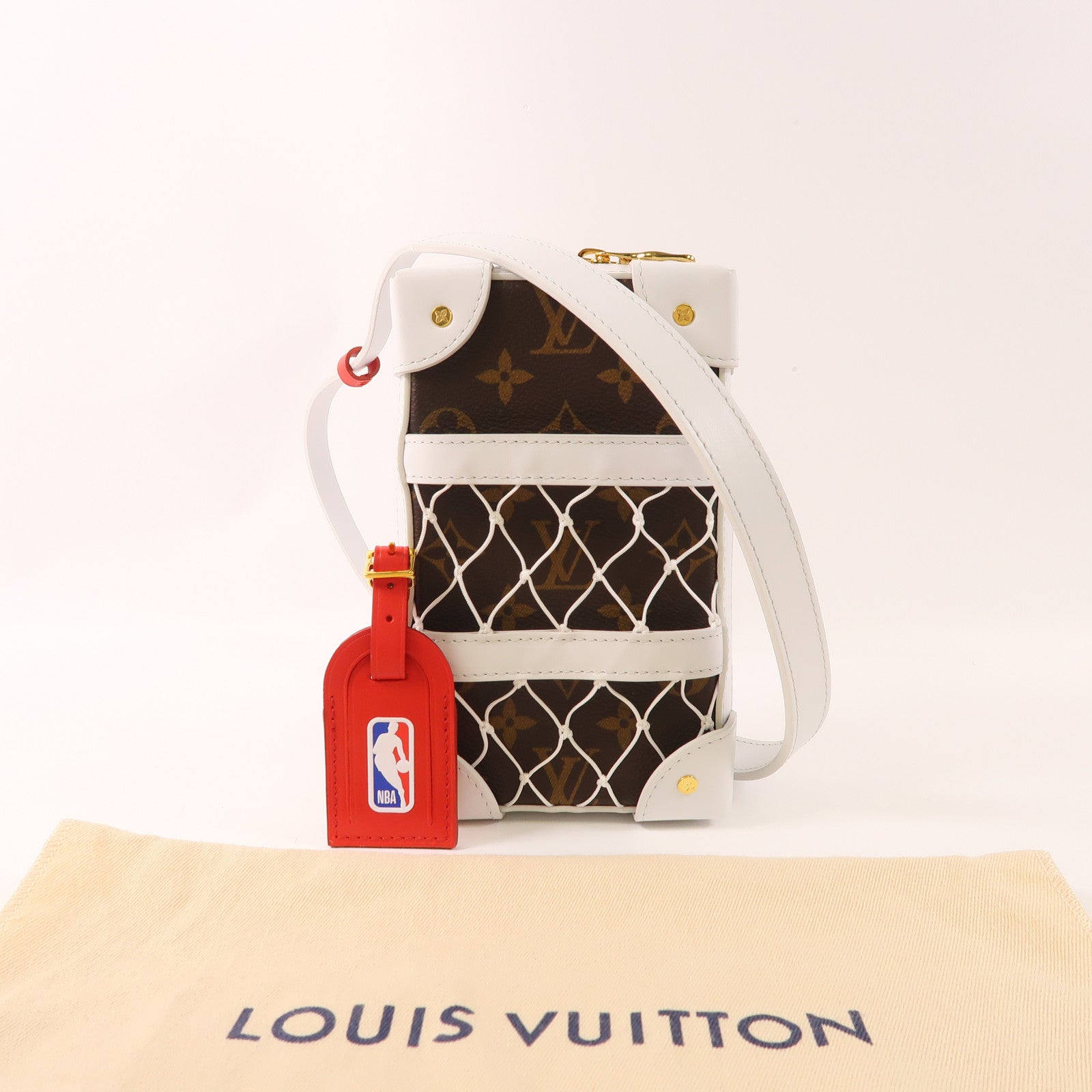 LOUIS VUITTON 【激減優惠】Monogram LV X NBA Soft Trunk金扣肩背袋