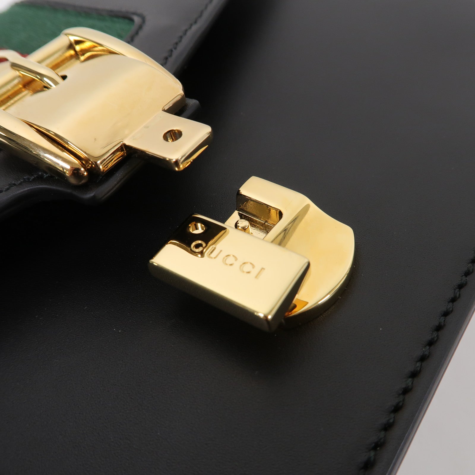 GUCCI 牛皮皮革Sylvie Small Shoulder Bag金扣黑色