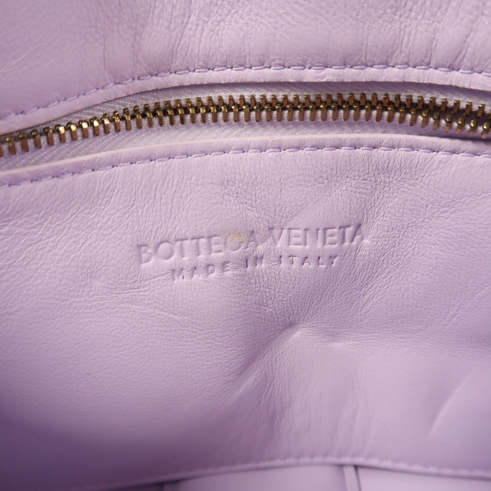 BOTTEGA VENETA 【激減優惠】羊皮皮革Padded Cassette金扣肩背袋