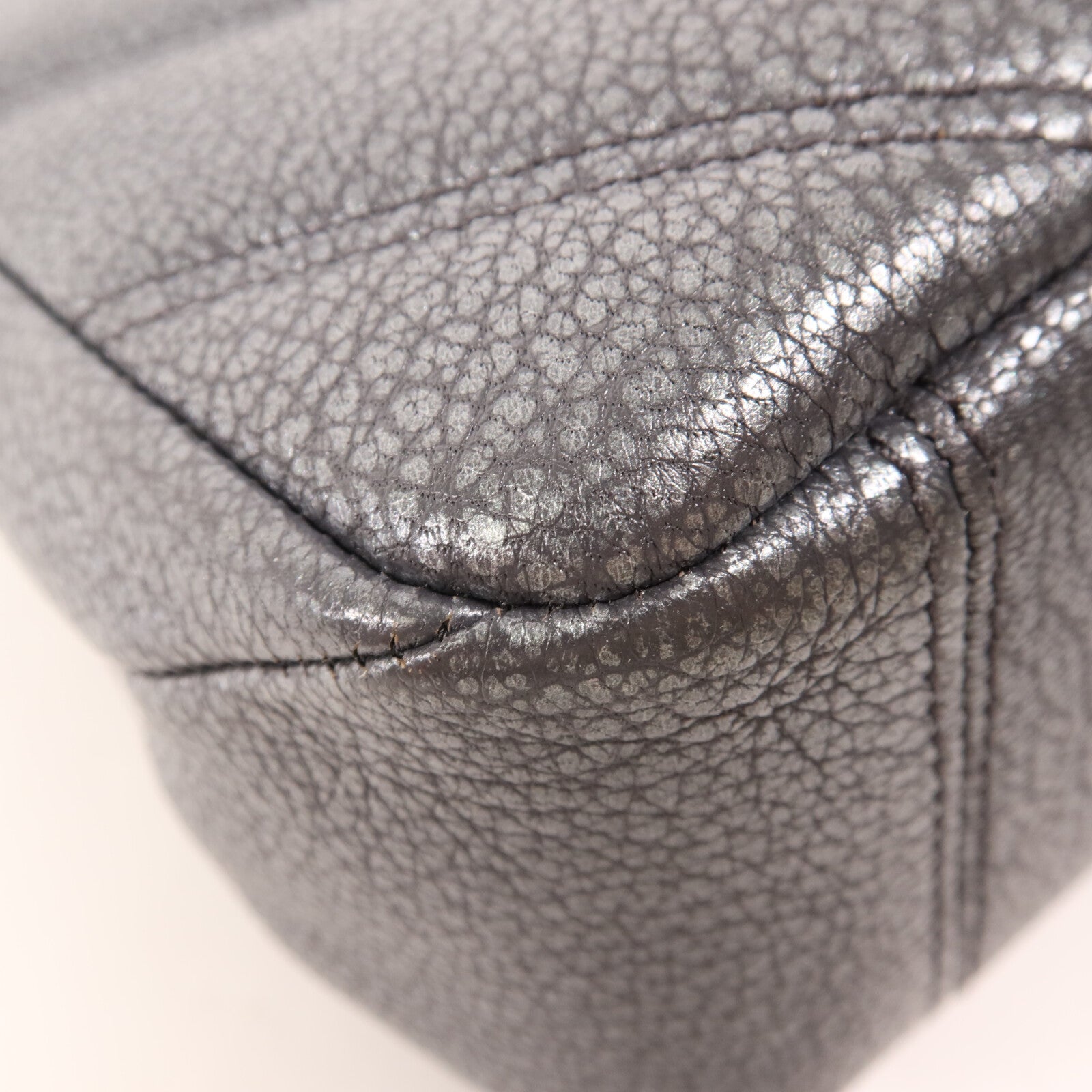 BVLGARI 牛皮皮革Flap Cover銀扣肩背袋