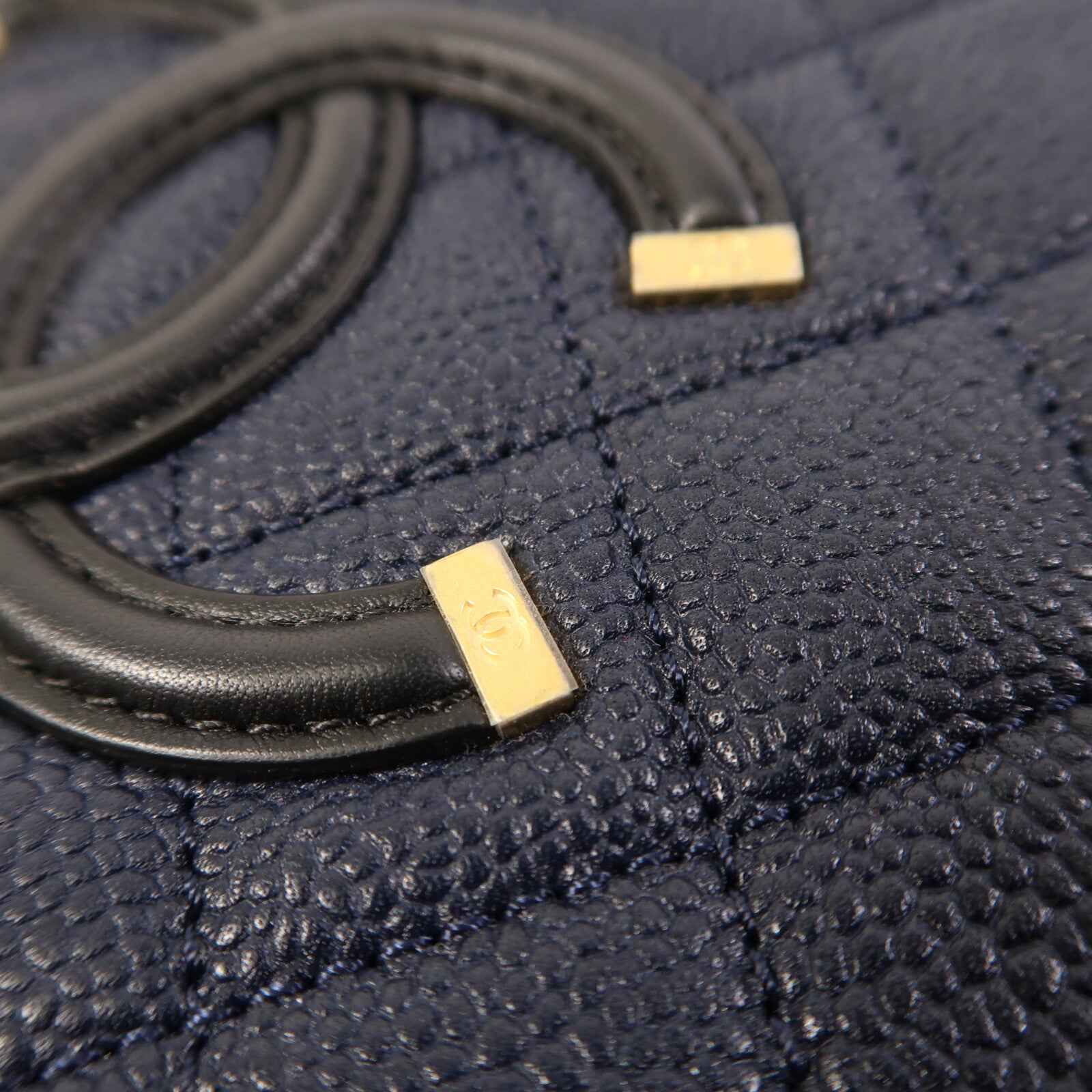 CHANEL 牛皮皮革Filigree Vanity Case金扣手挽肩背兩用袋