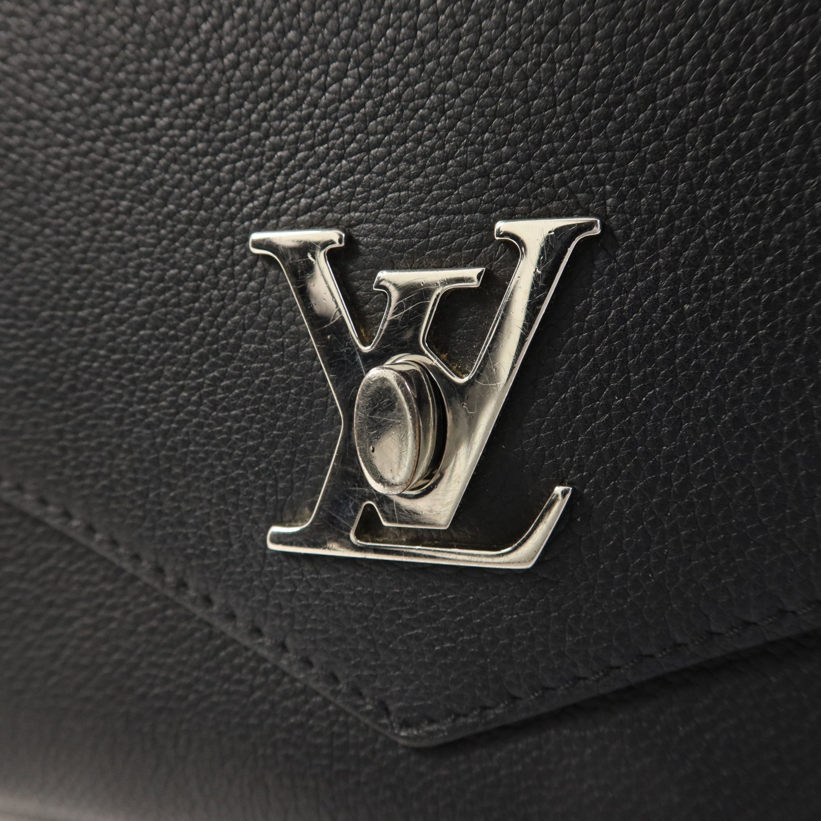 LOUIS VUITTON 牛皮皮革Mylockme銀扣鏈帶肩背袋