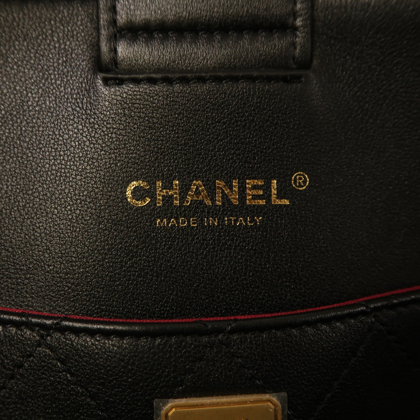 CHANEL 牛皮皮革Matelasse Tote金扣肩背袋黑色
