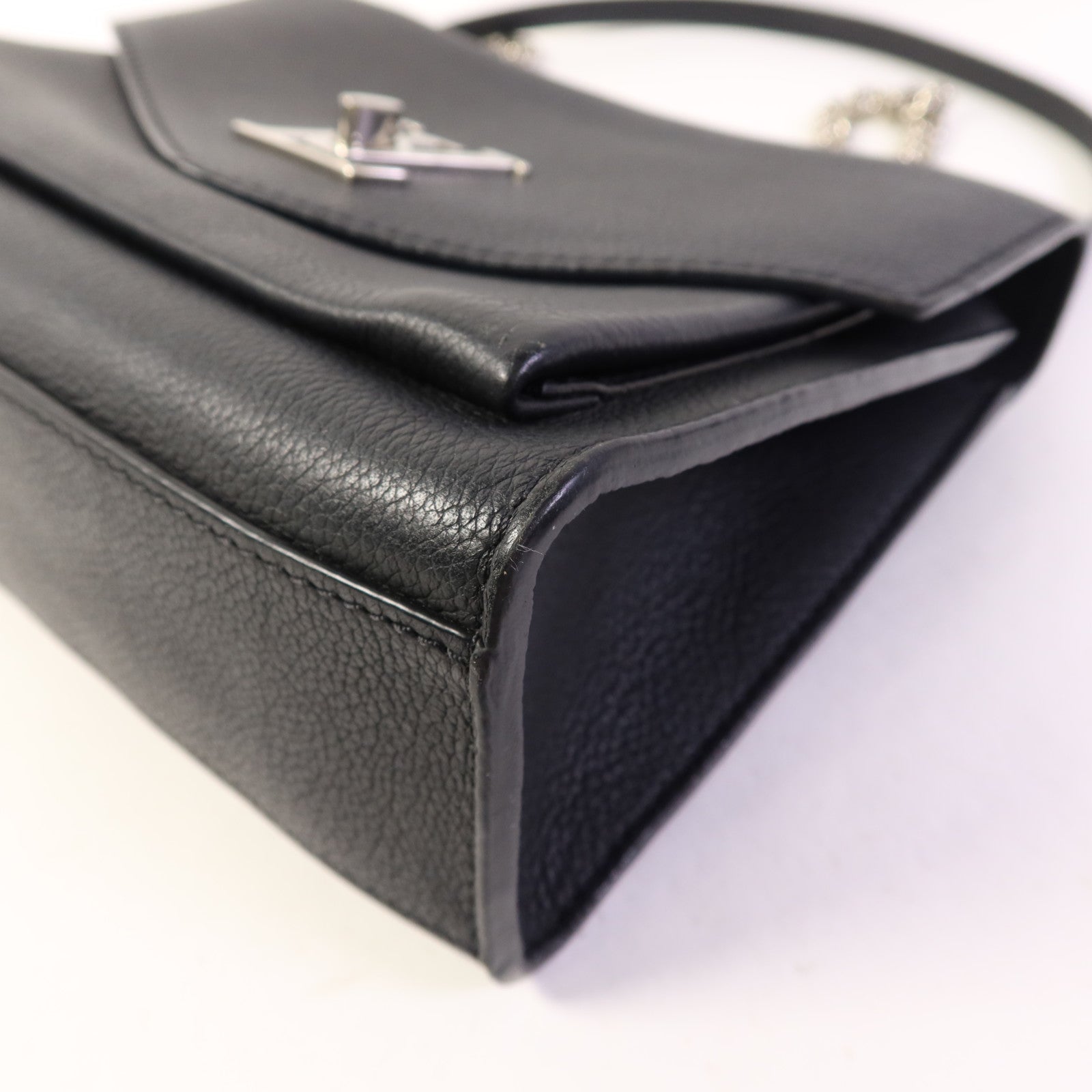 LOUIS VUITTON 牛皮皮革Mylockme銀扣鏈帶肩背袋