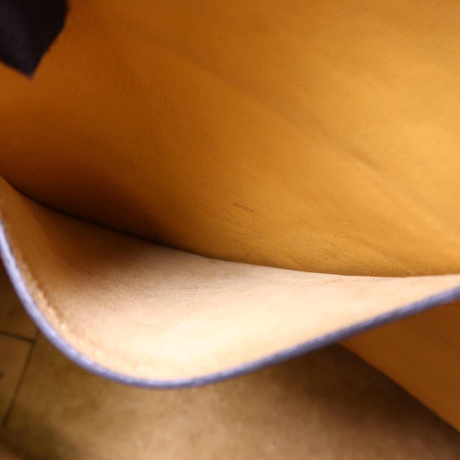LOEWE 牛皮皮革Tote Bag手挽肩背兩用袋