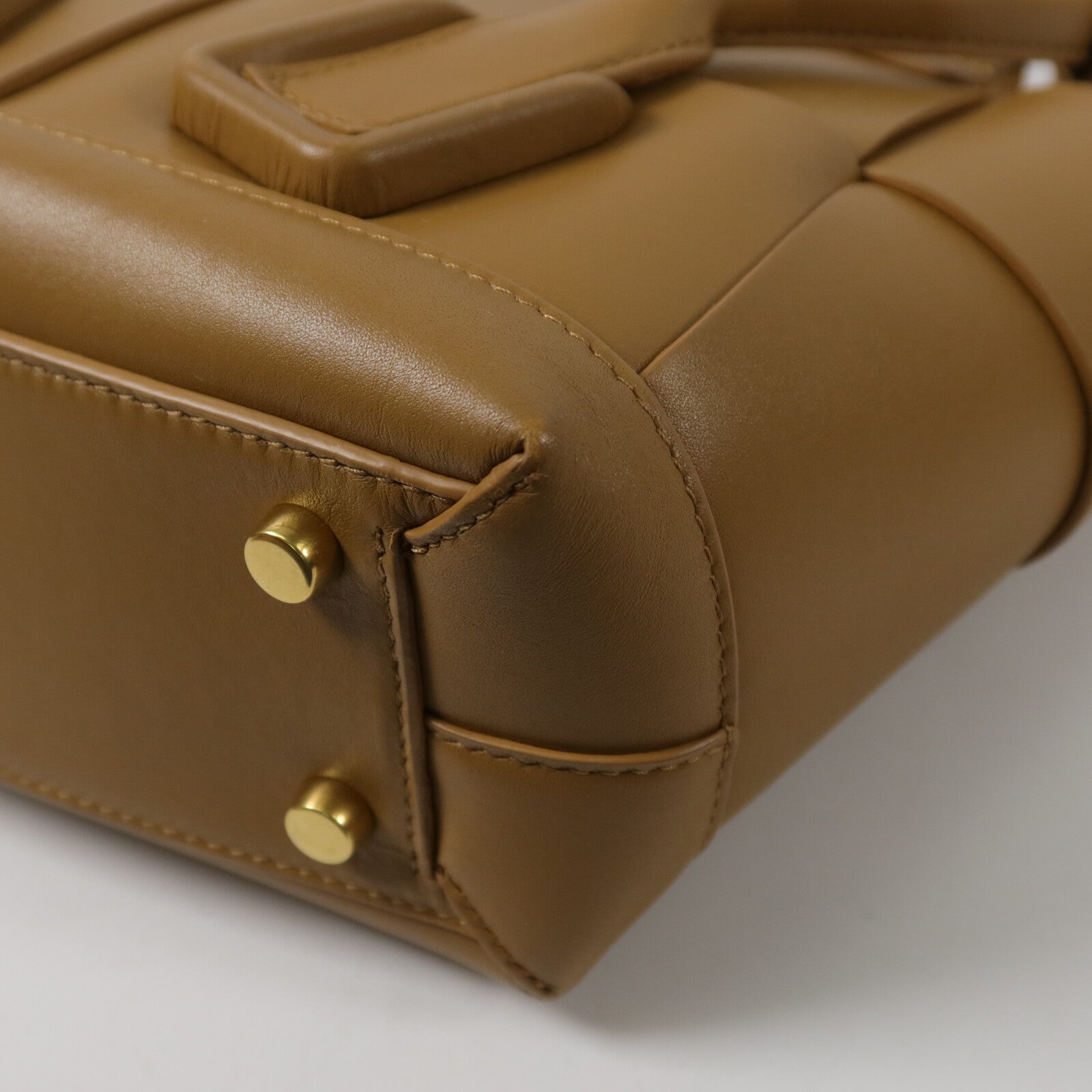 BOTTEGA VENETA 牛皮皮革Arco 22手挽肩背兩用袋