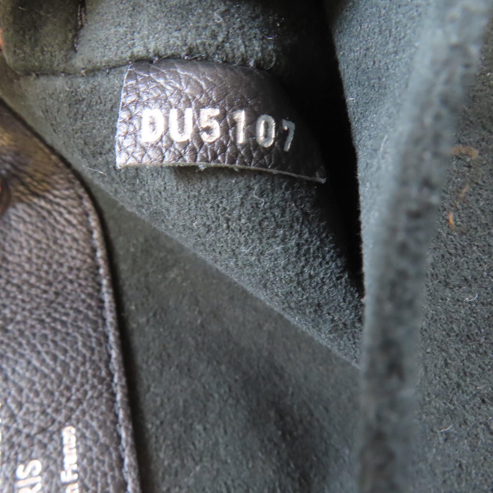 LOUIS VUITTON 牛皮皮革Lockme Backpack銀扣背包黑色