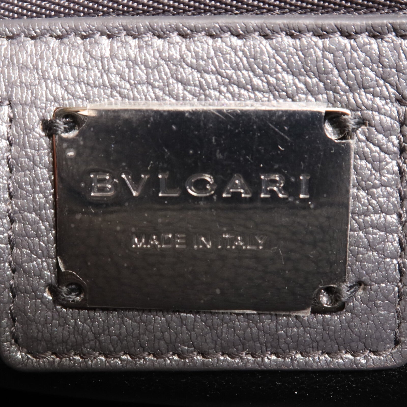 BVLGARI 牛皮皮革Flap Cover銀扣肩背袋