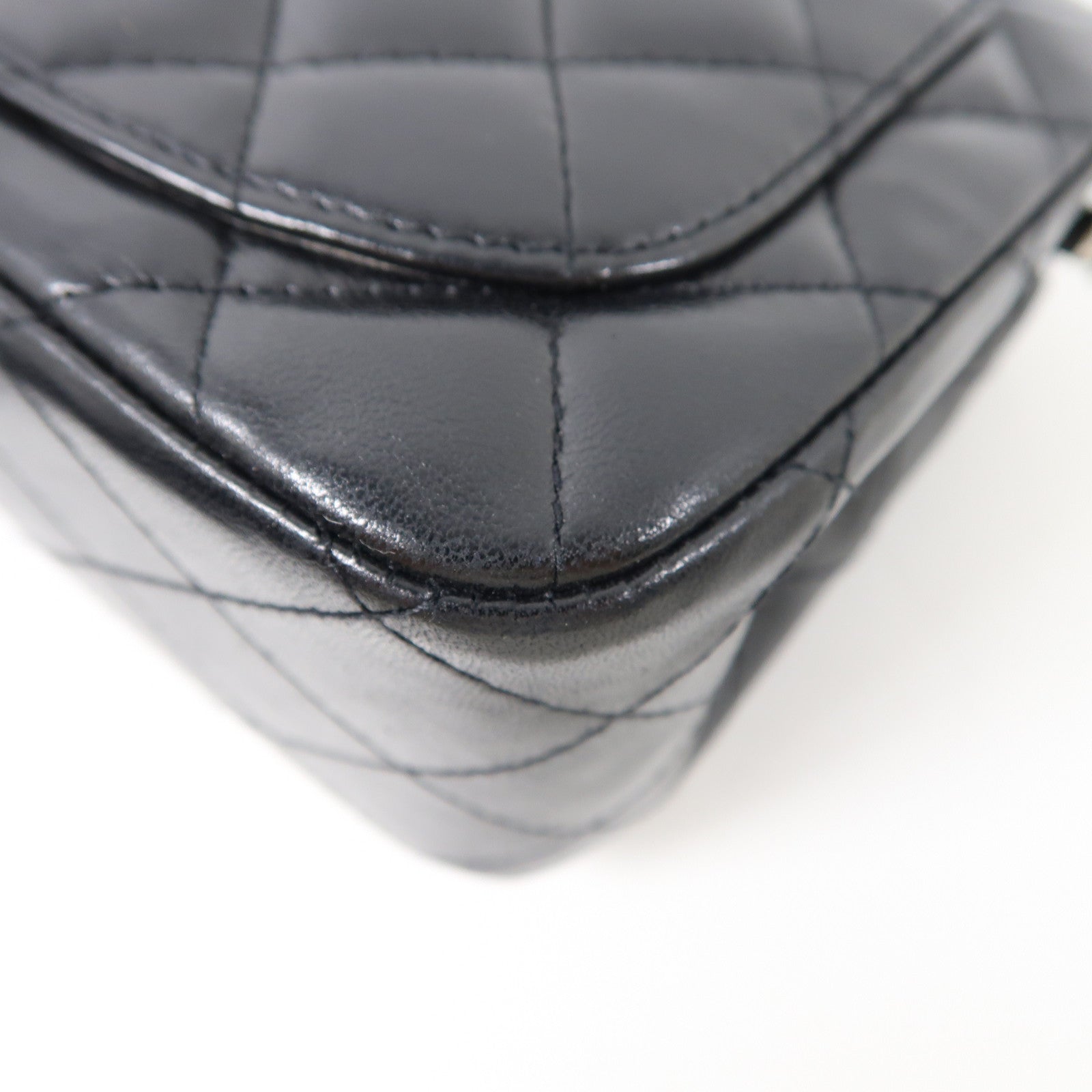 CHANEL 菱格羊皮皮革Mini Classic 17銀扣肩背袋黑色