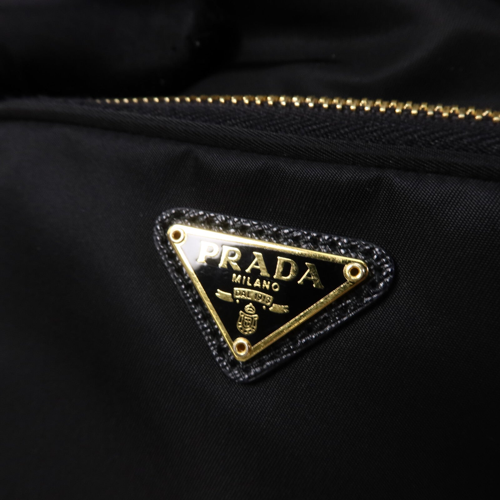 PRADA 尼龍Bucket Bag手挽肩背兩用袋