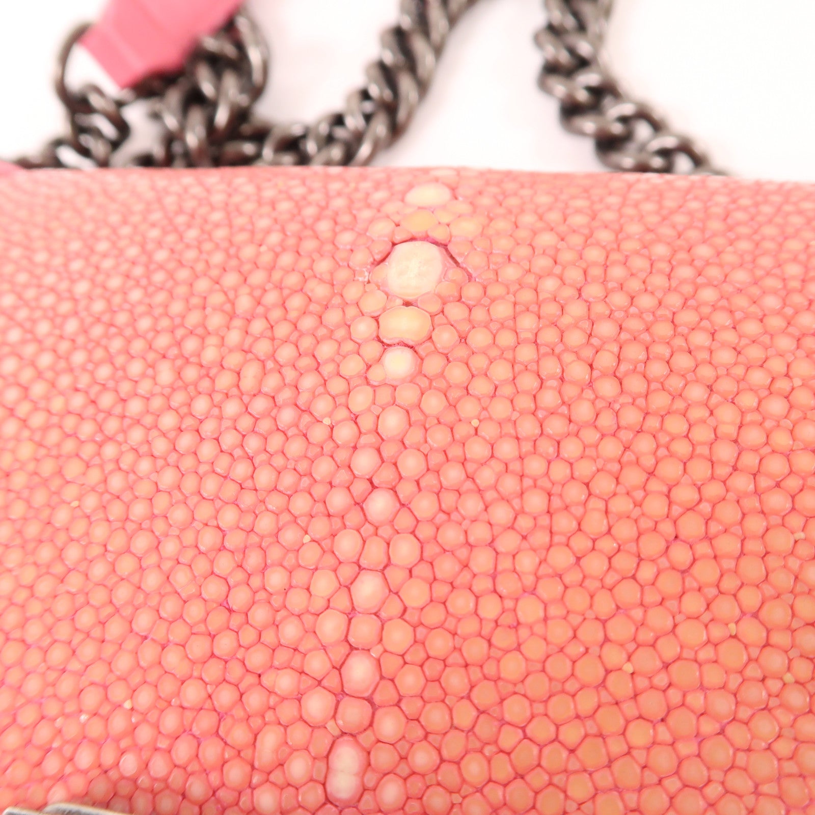 CHANEL 【激減優惠】魔鬼魚皮革/牛皮皮革Boy 20鏈帶肩背袋