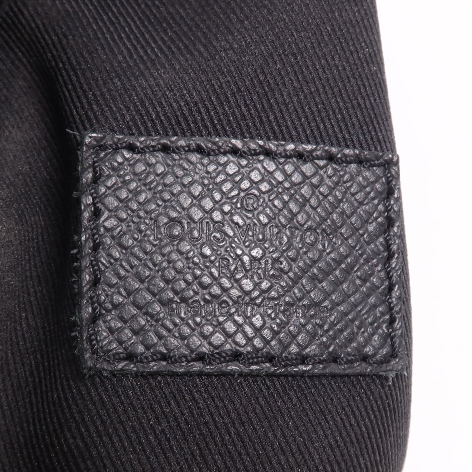 LOUIS VUITTON Taigarama Duo Slingbag銀扣肩背袋