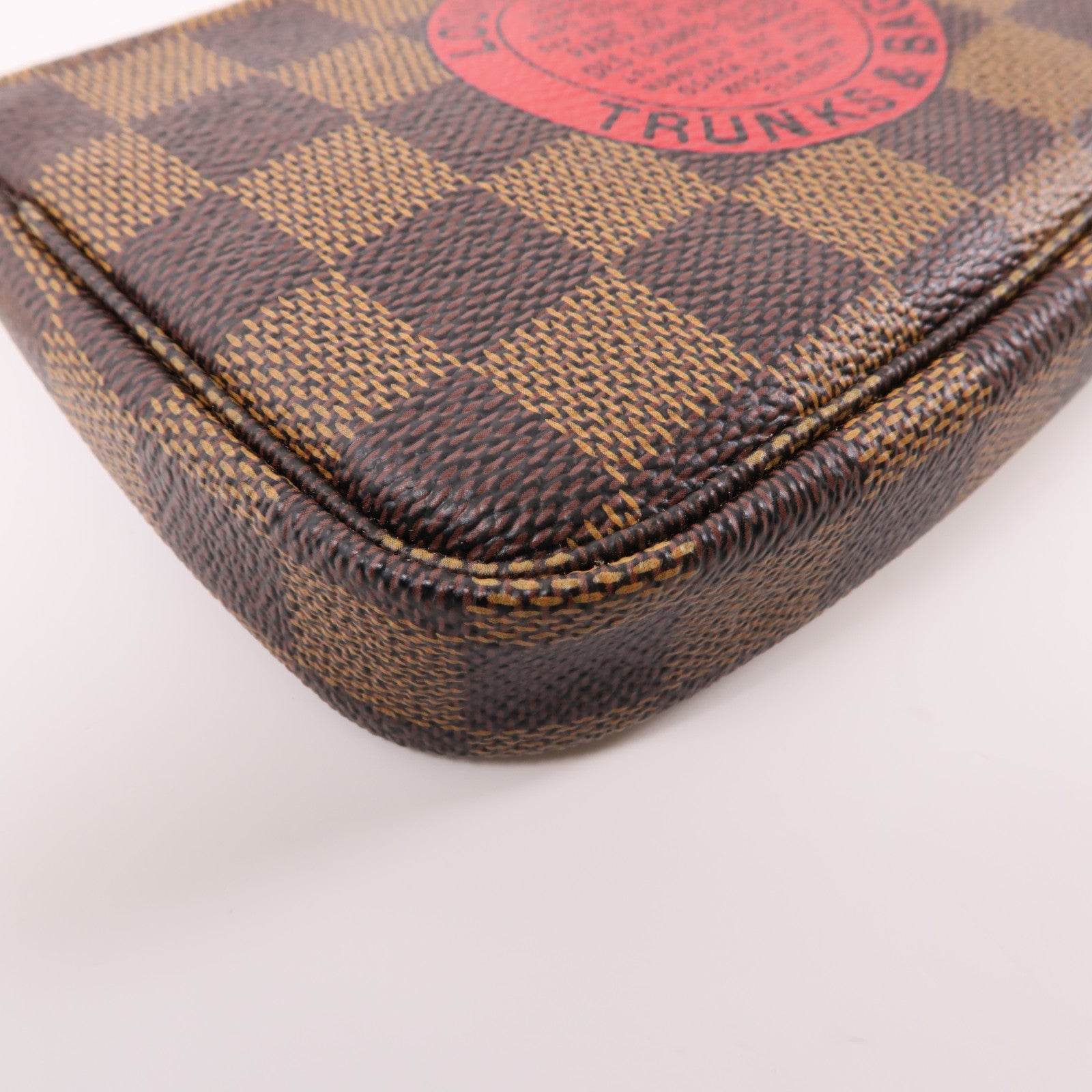LOUIS VUITTON Damier Mini Pochette Accessoires金扣手挽袋棕色