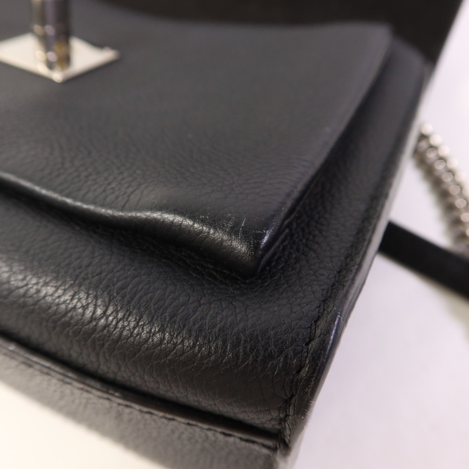 LOUIS VUITTON 牛皮皮革Mylockme銀扣鏈帶肩背袋